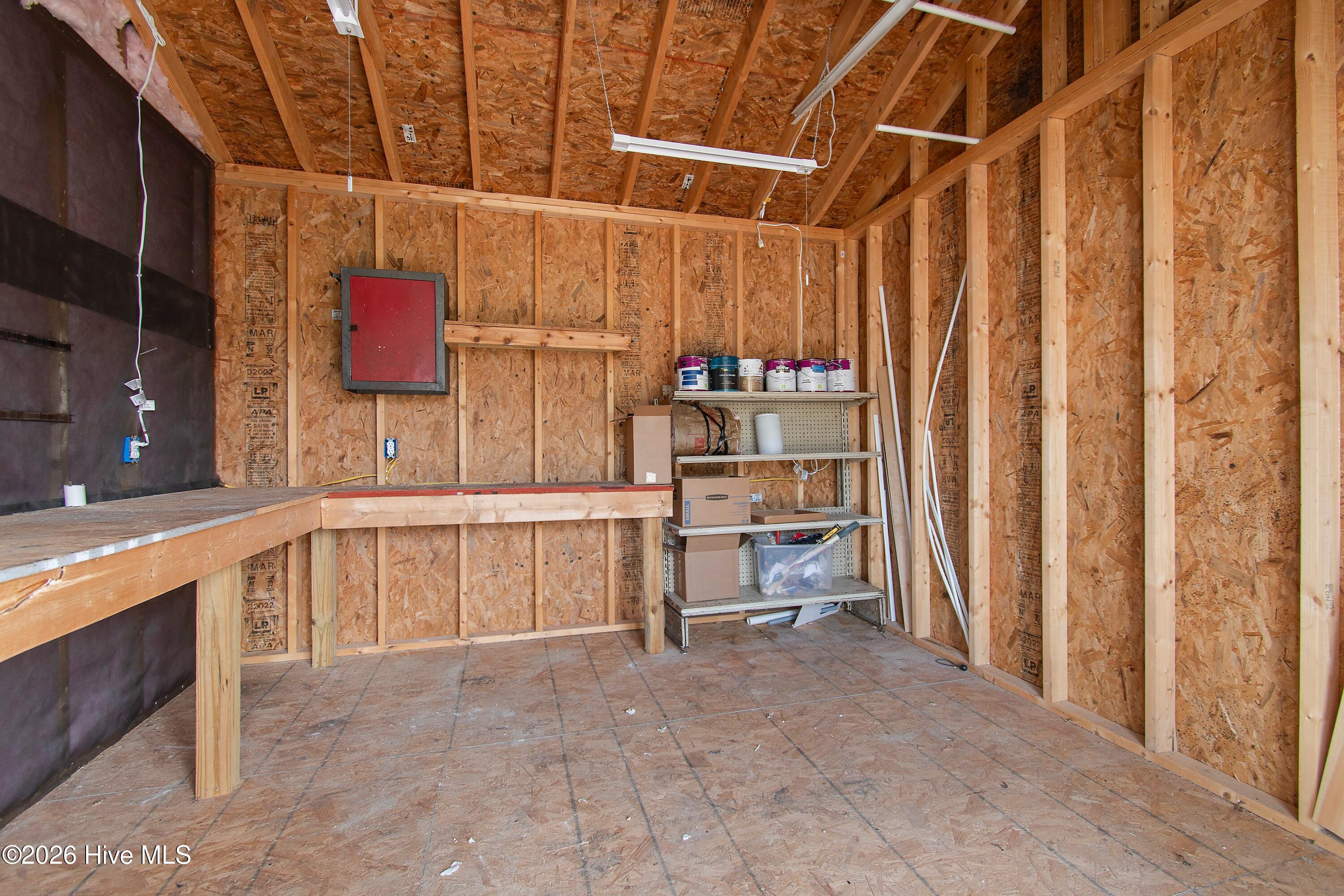 100553657 | Photo 31