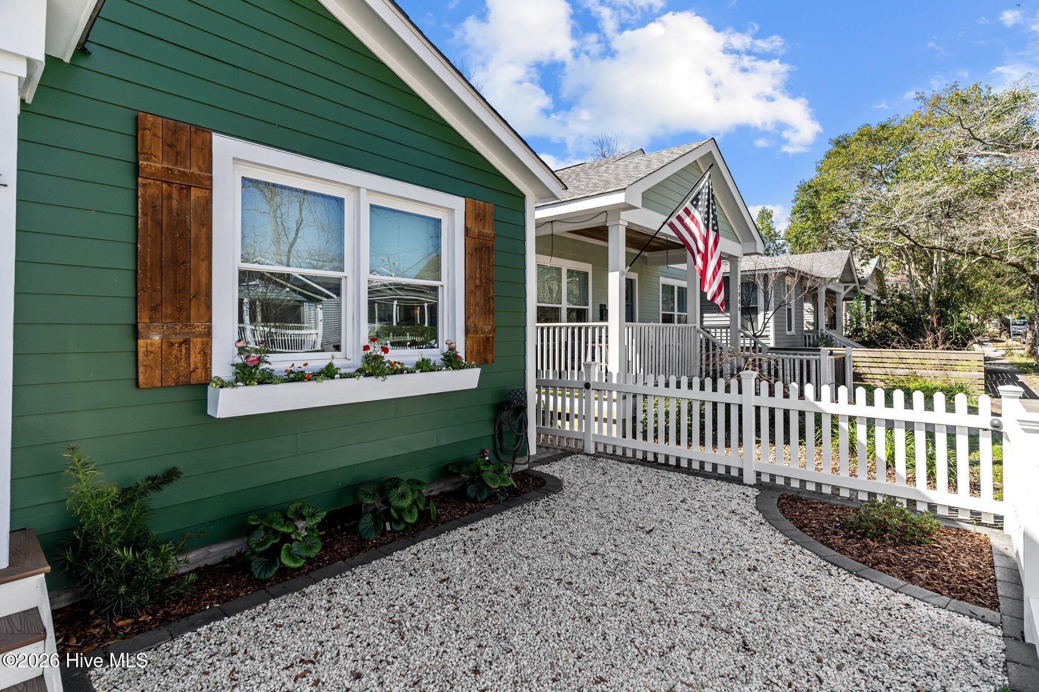 100557813 | Photo 62