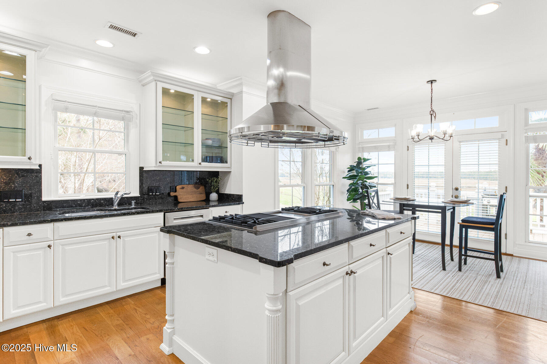 100544952 | Photo 26