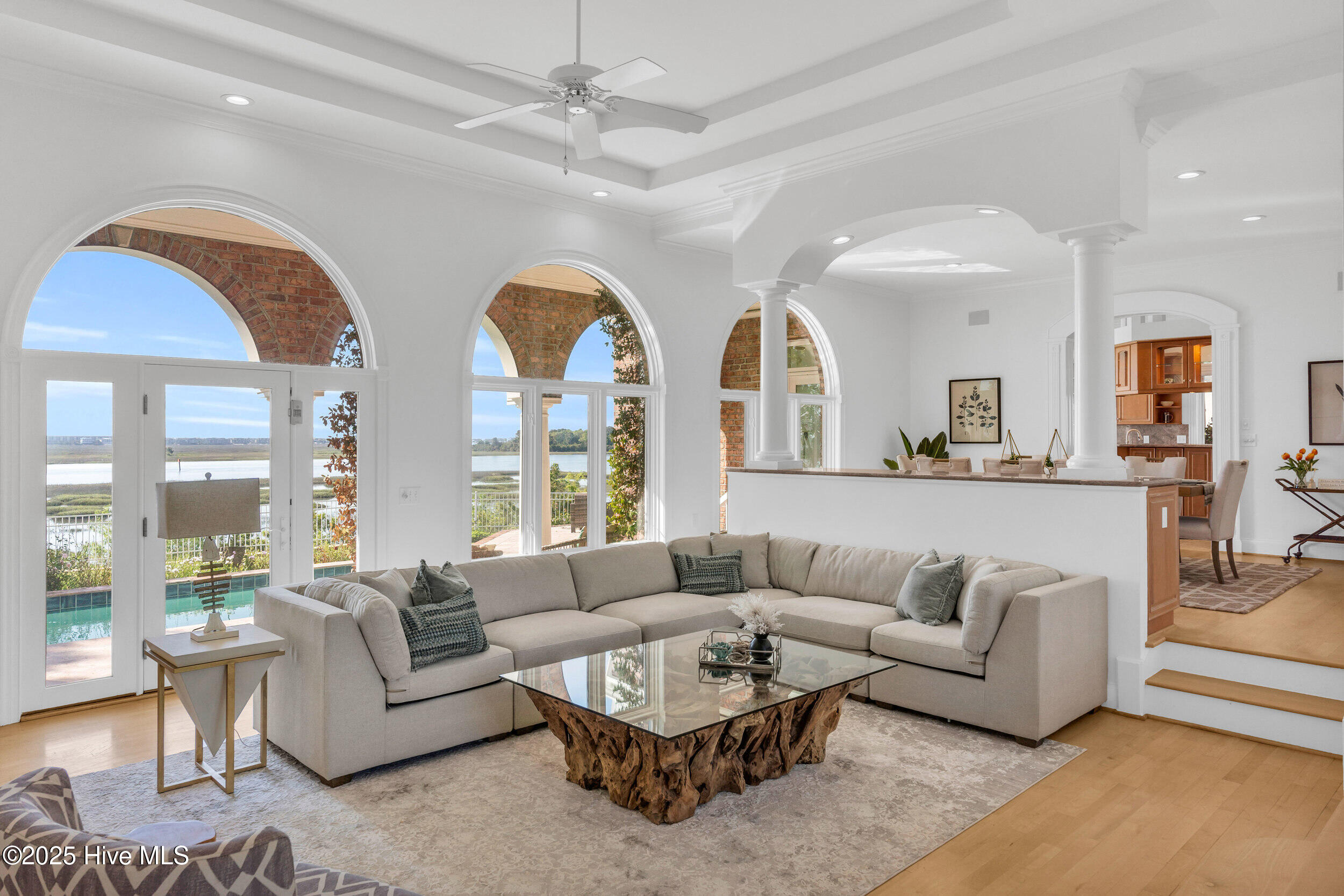 100505592 | Photo 16