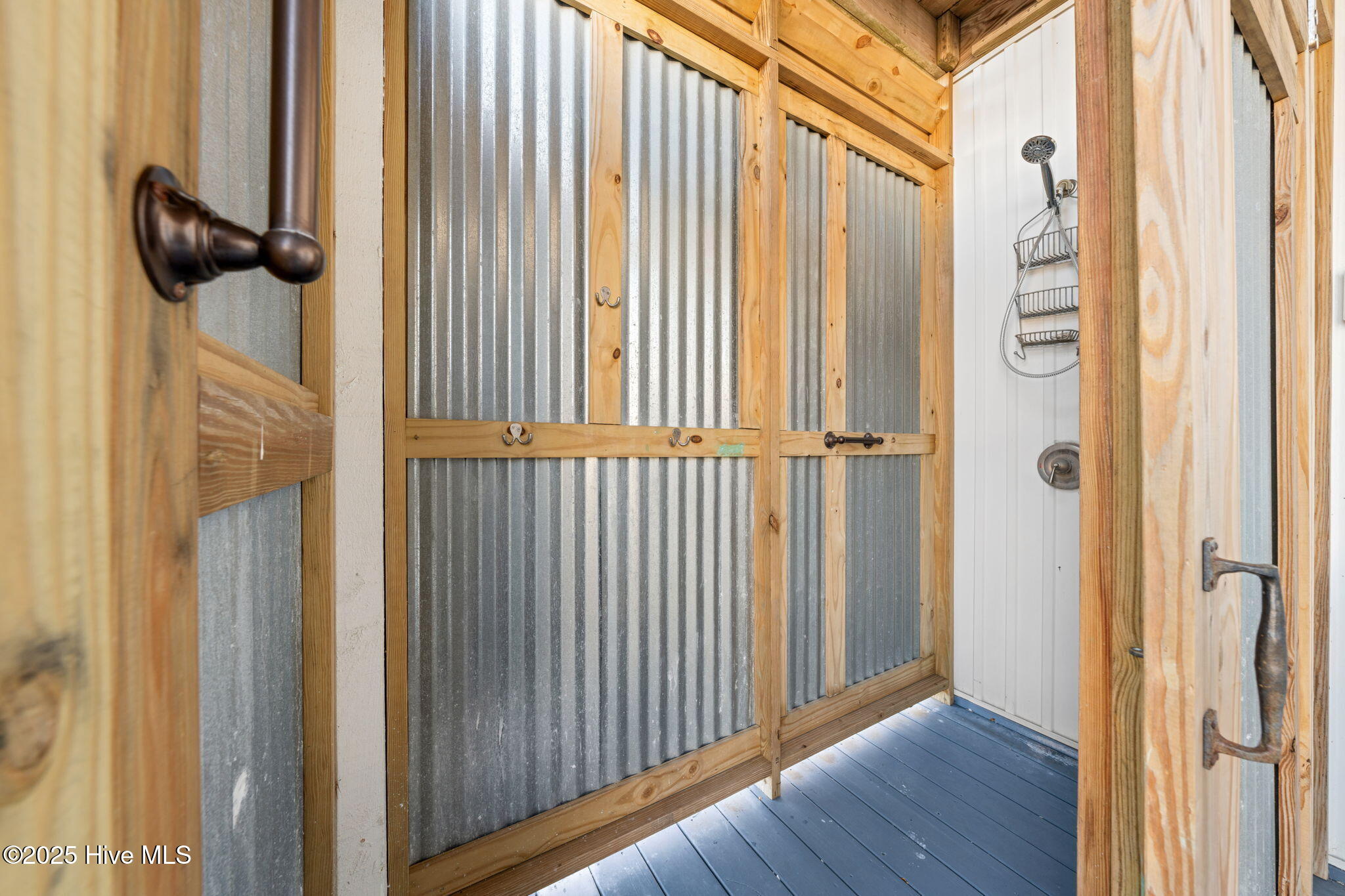 100526205 | Photo 31