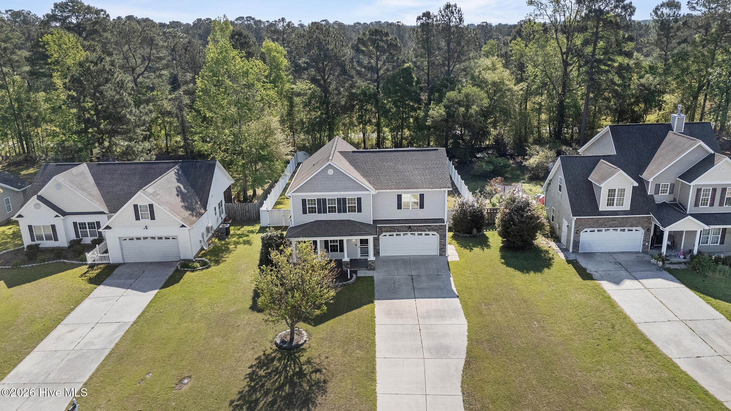 211 Wedgefield Circle,Maple Hill
