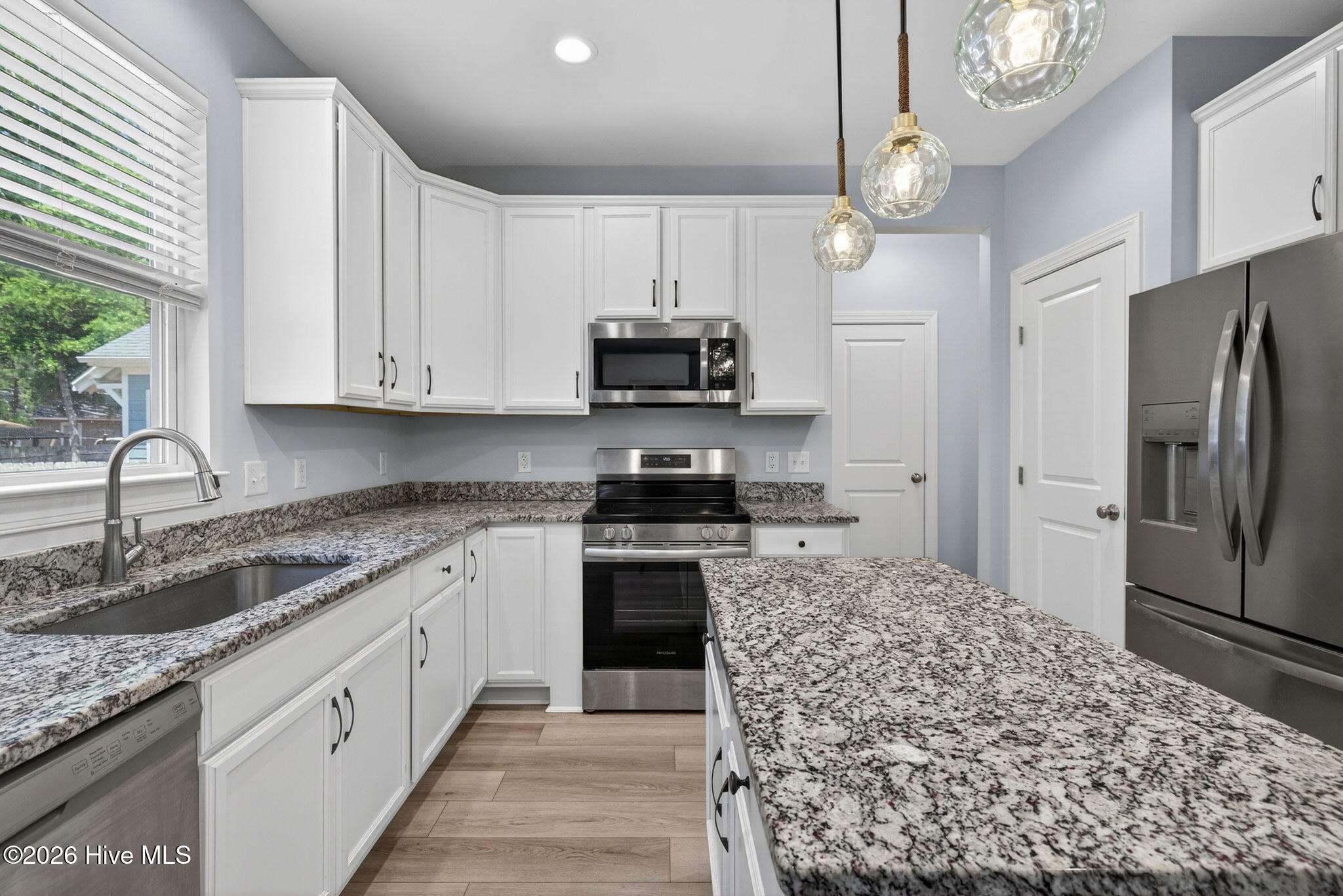 100570587 | Photo 20