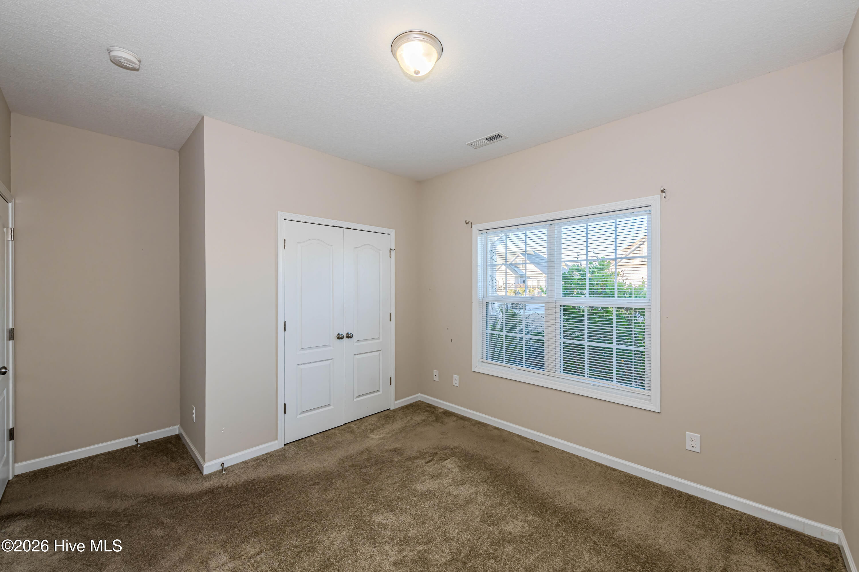 100549847 | Photo 22