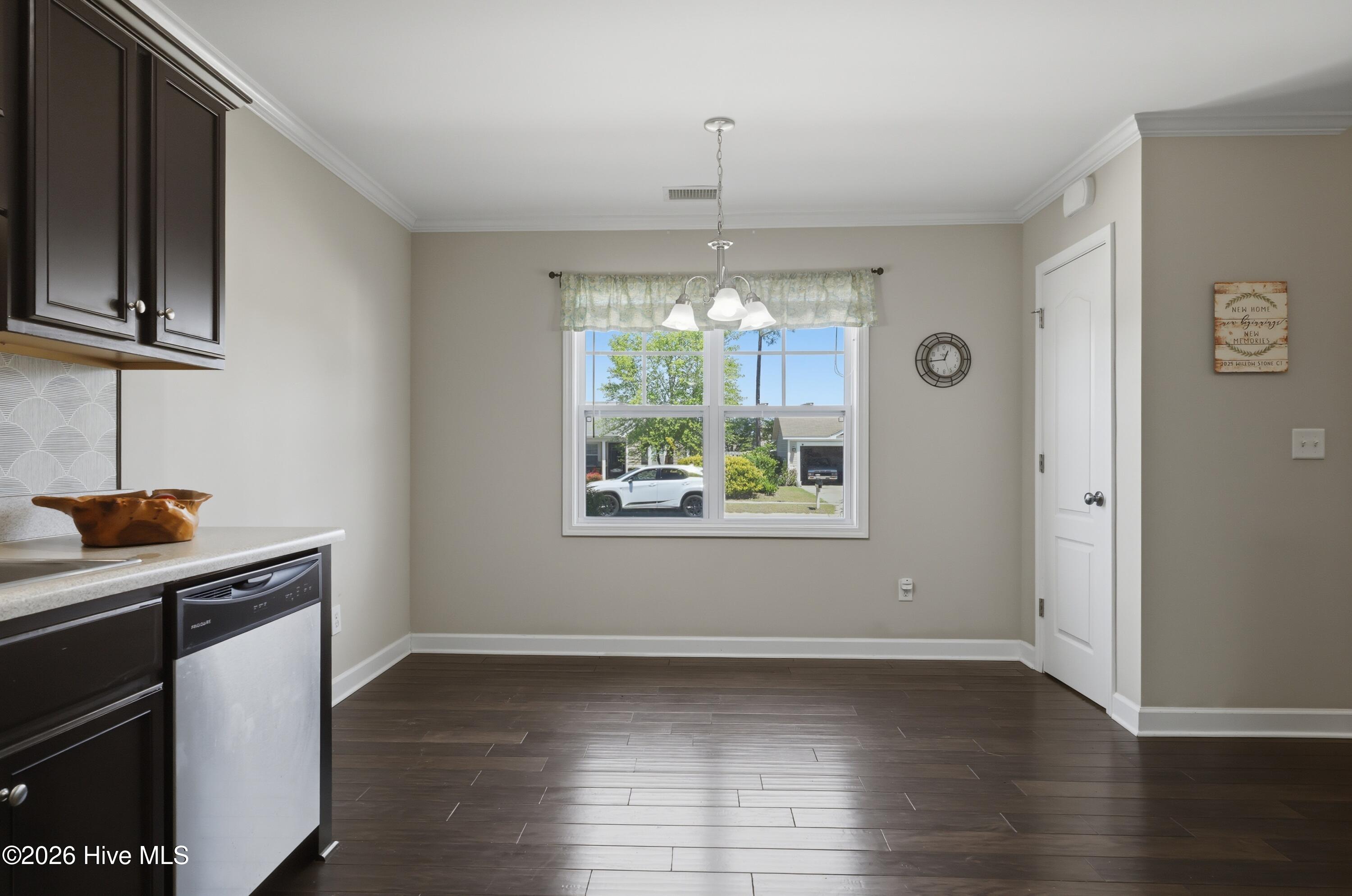 100568658 | Photo 15