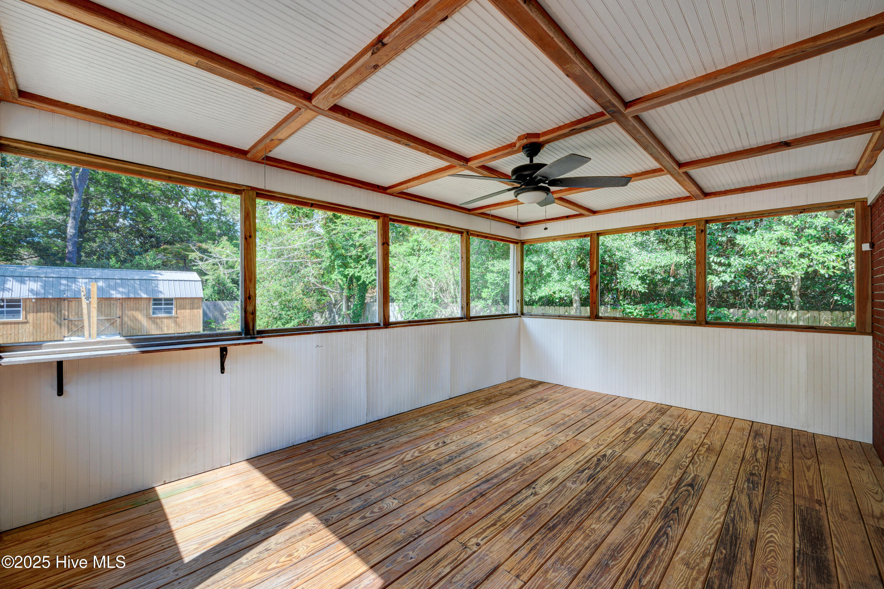 100531788 | Photo 18