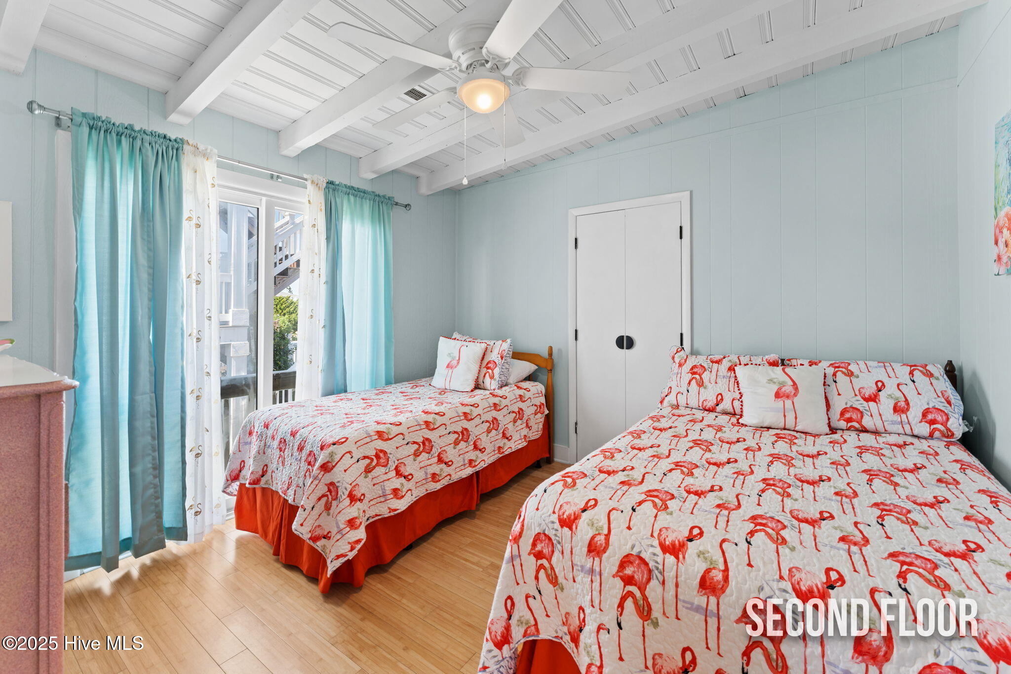 100532124 | Photo 28