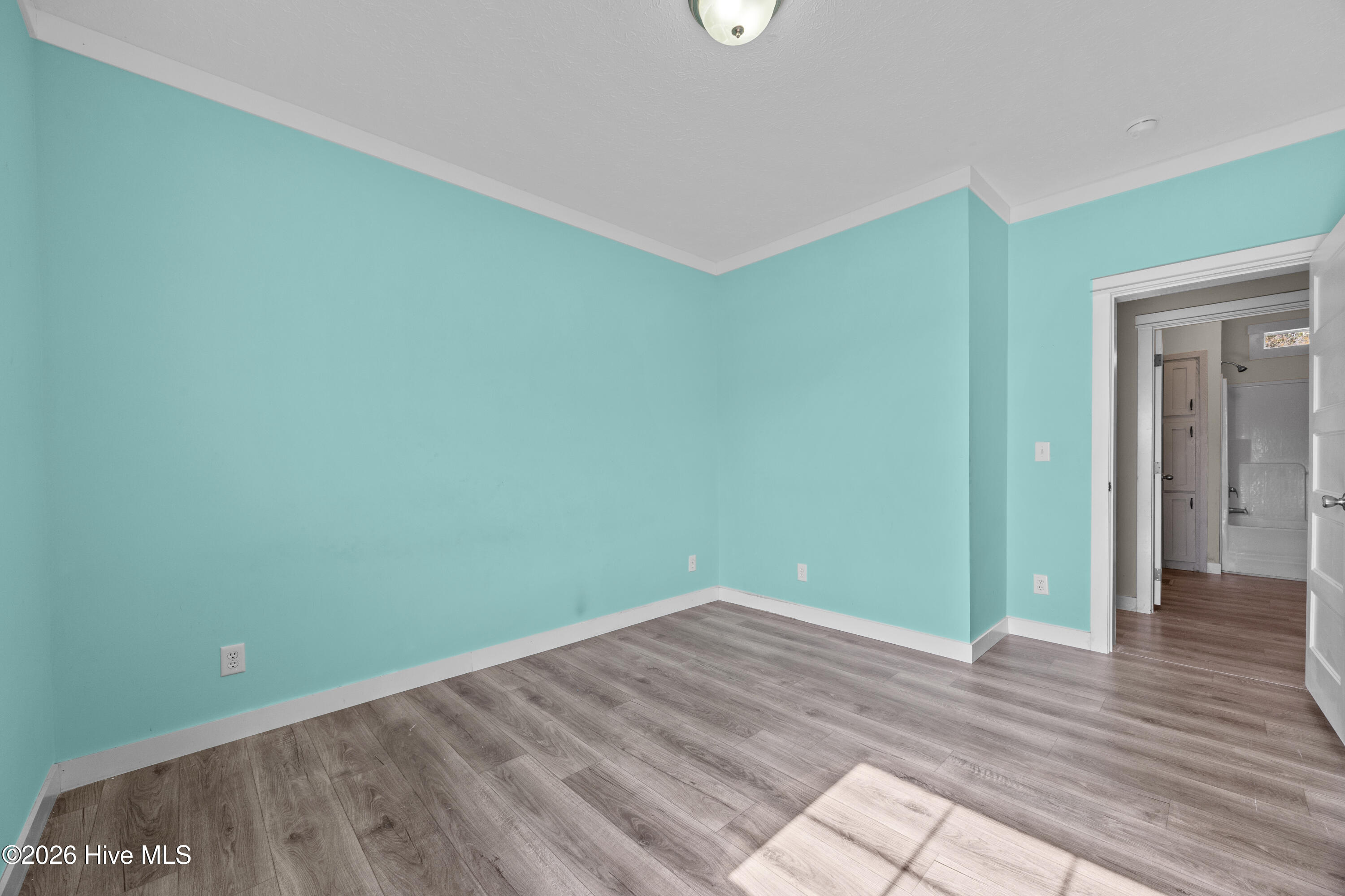 100559511 | Photo 28