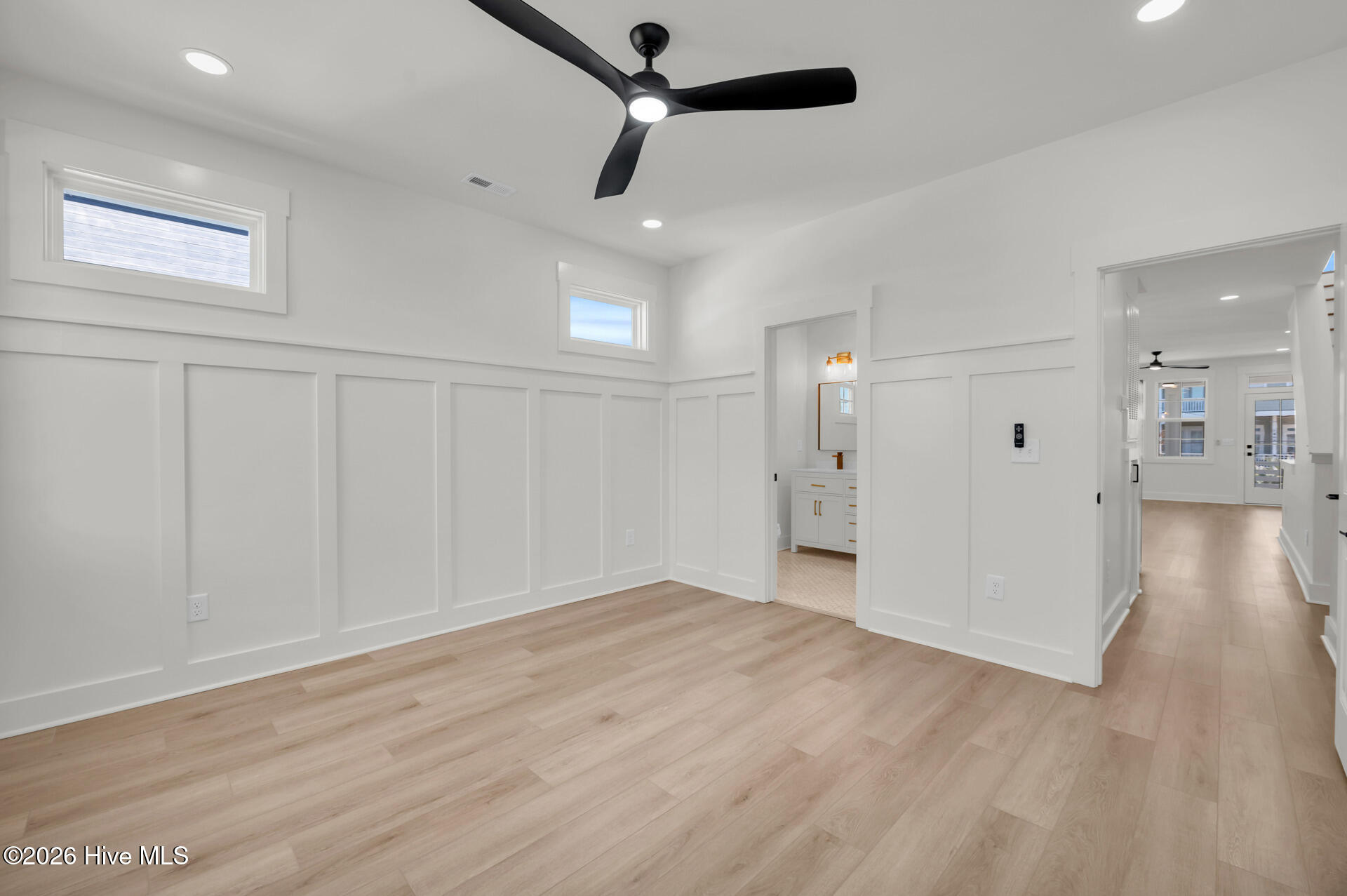 100547722 | Photo 15