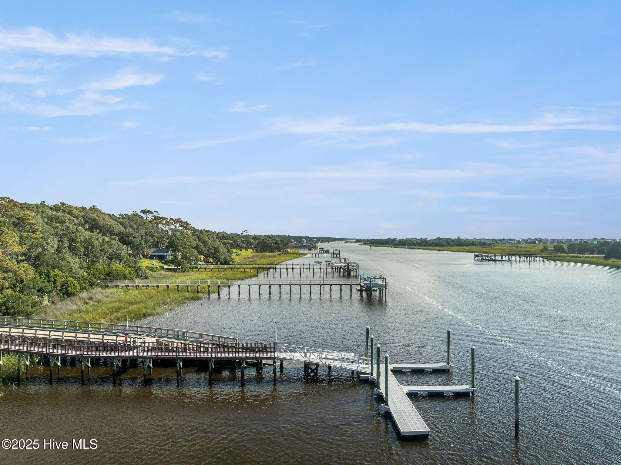 100518785 | Photo 48