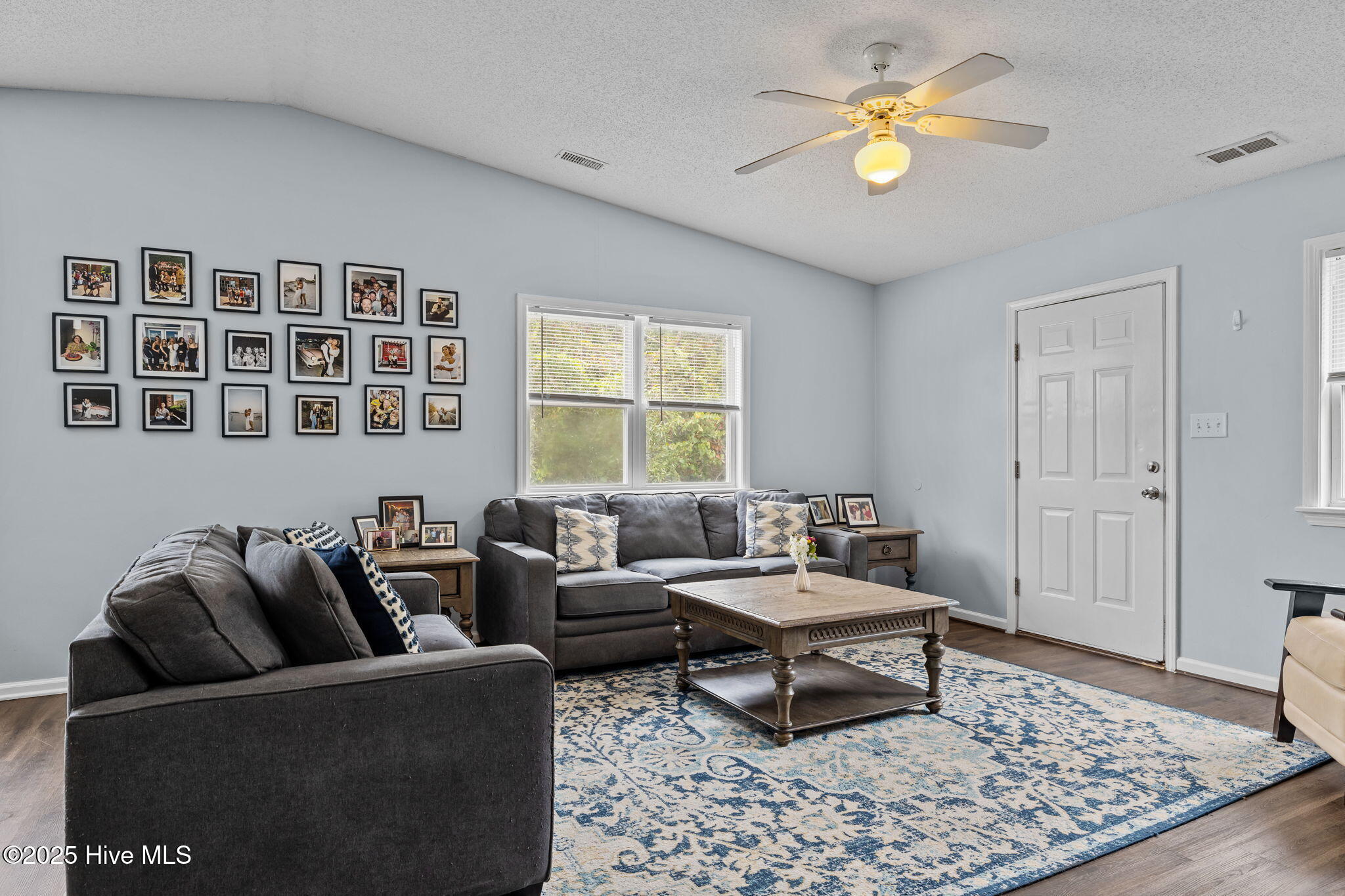 100530656 | Photo 25