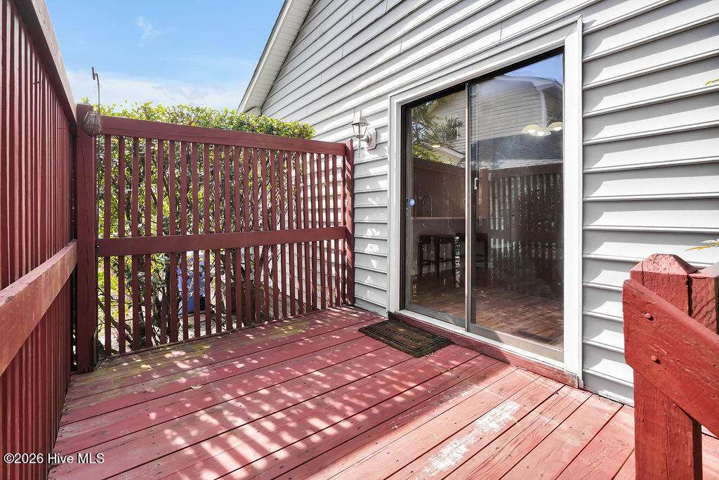 100555212 | Photo 14