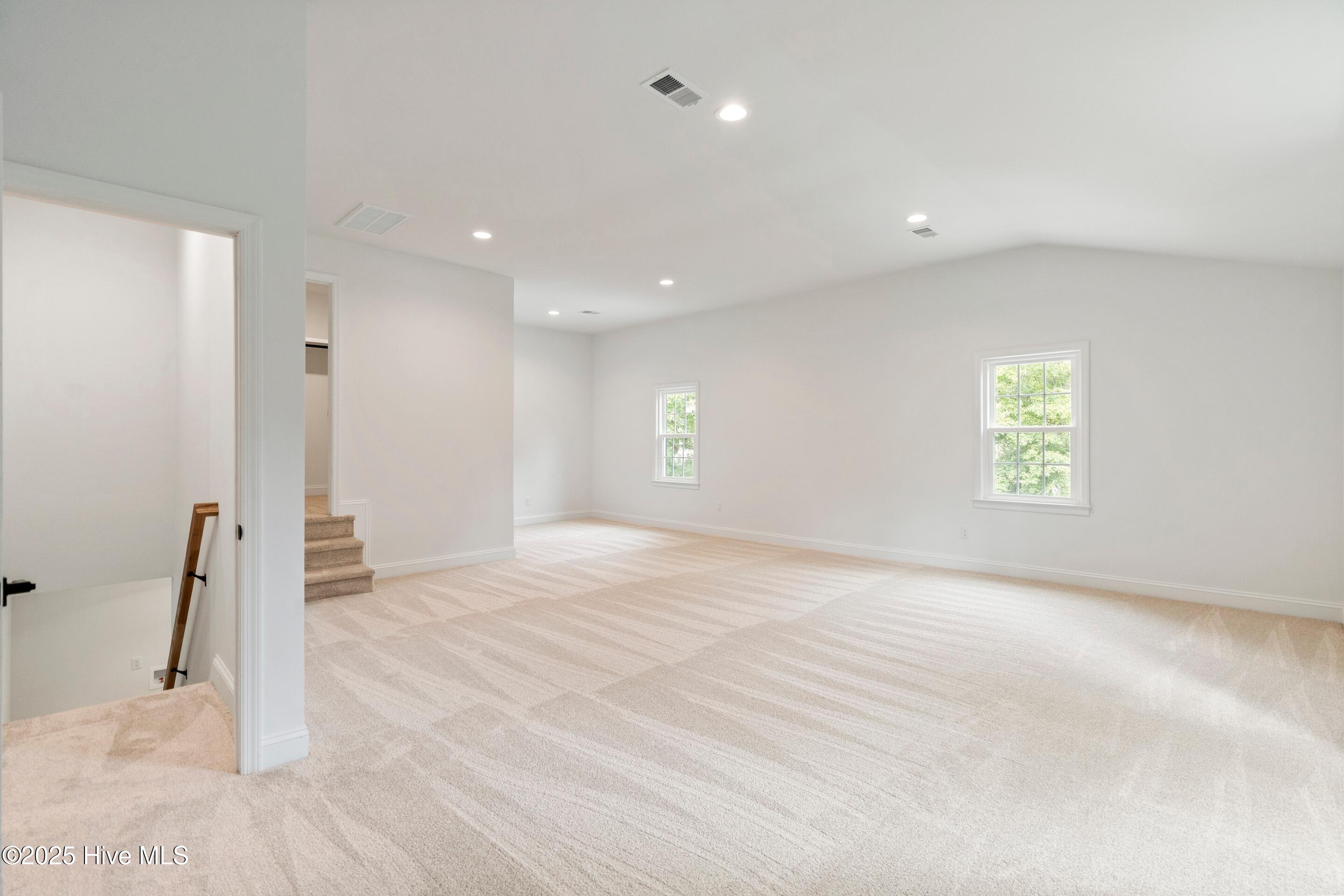 100530260 | Photo 27