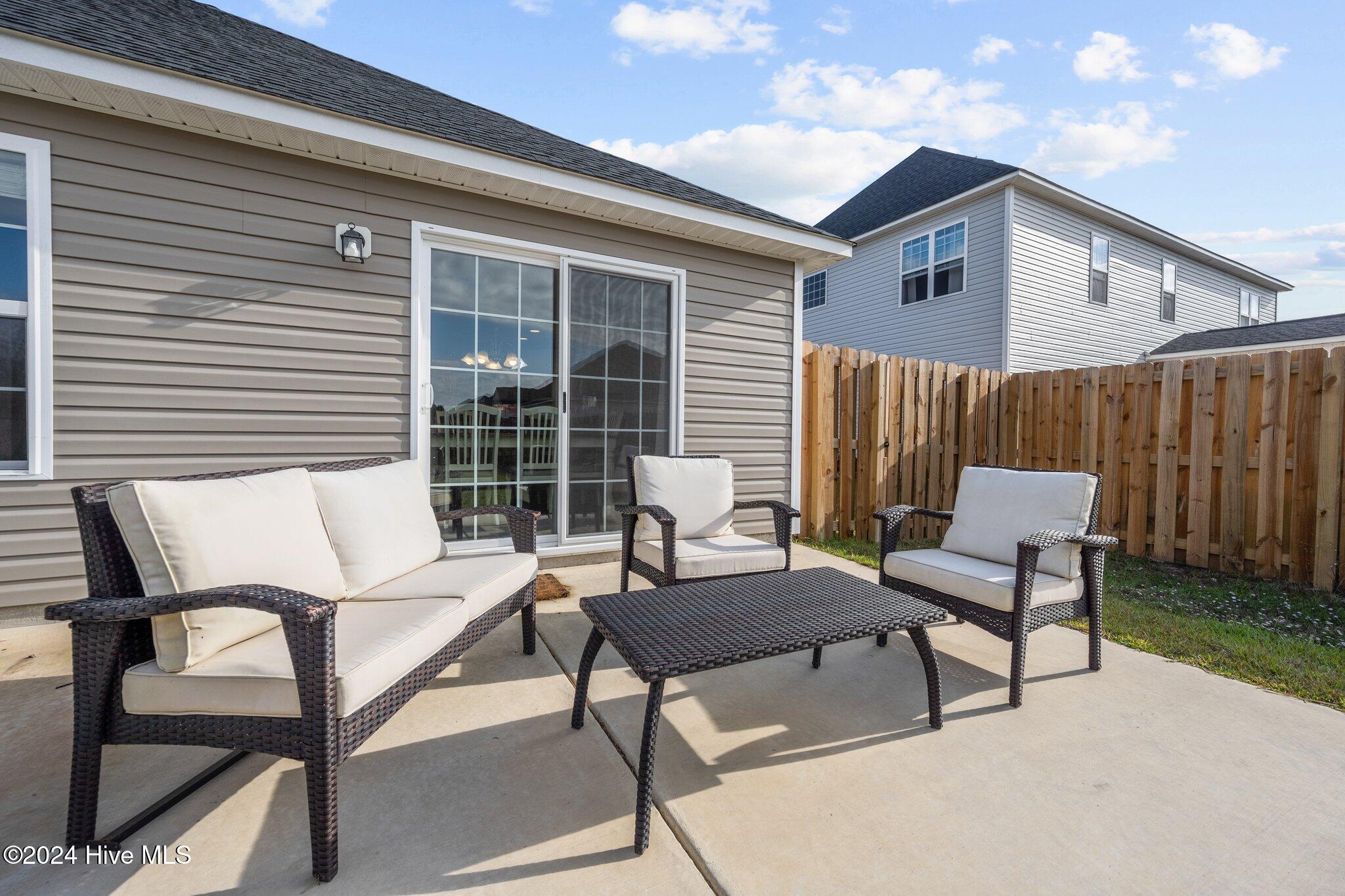 100551017 | Photo 42