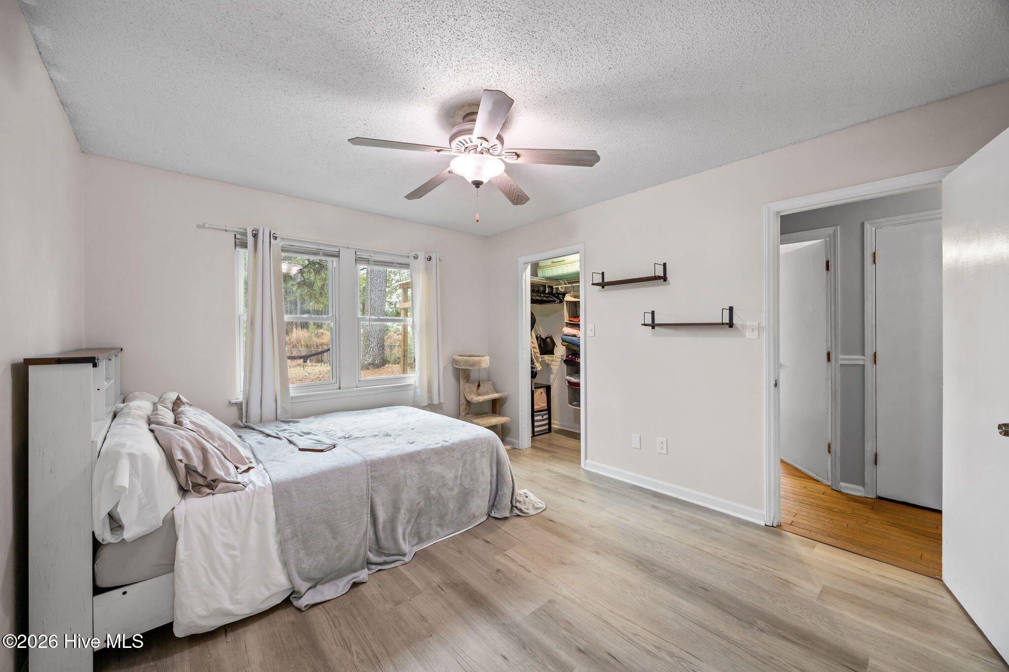 100559460 | Photo 27