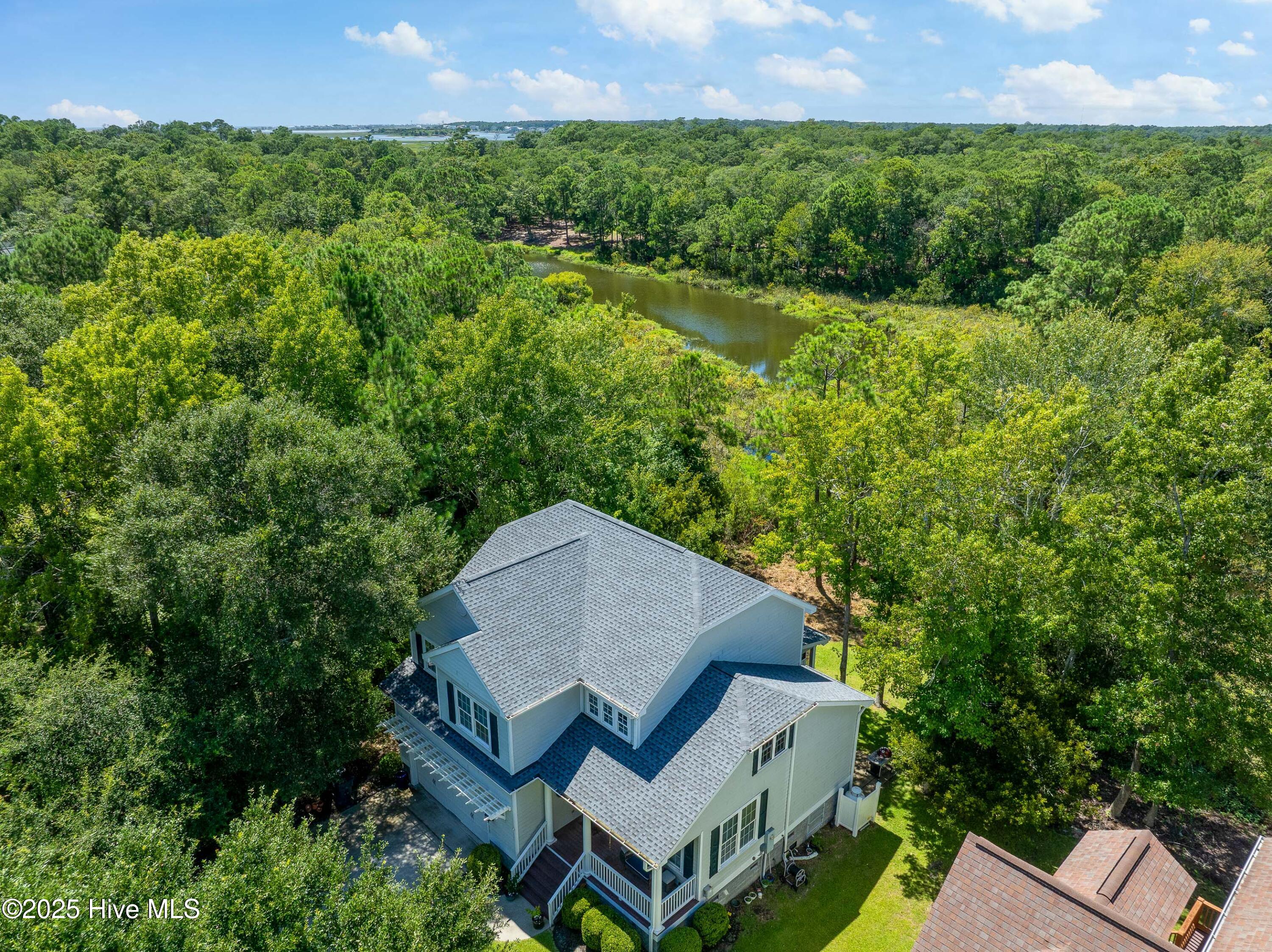 100520830 | Photo 56