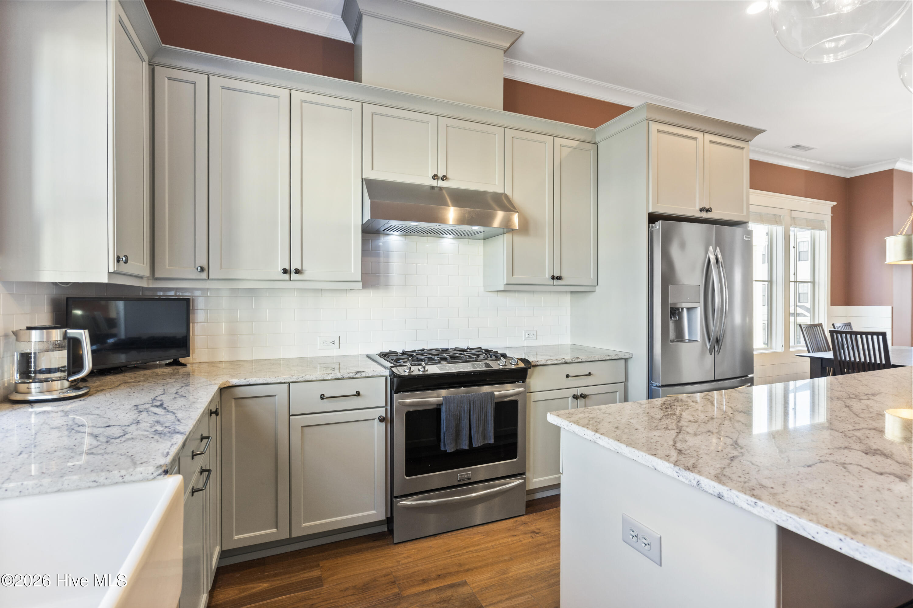 100554242 | Photo 11