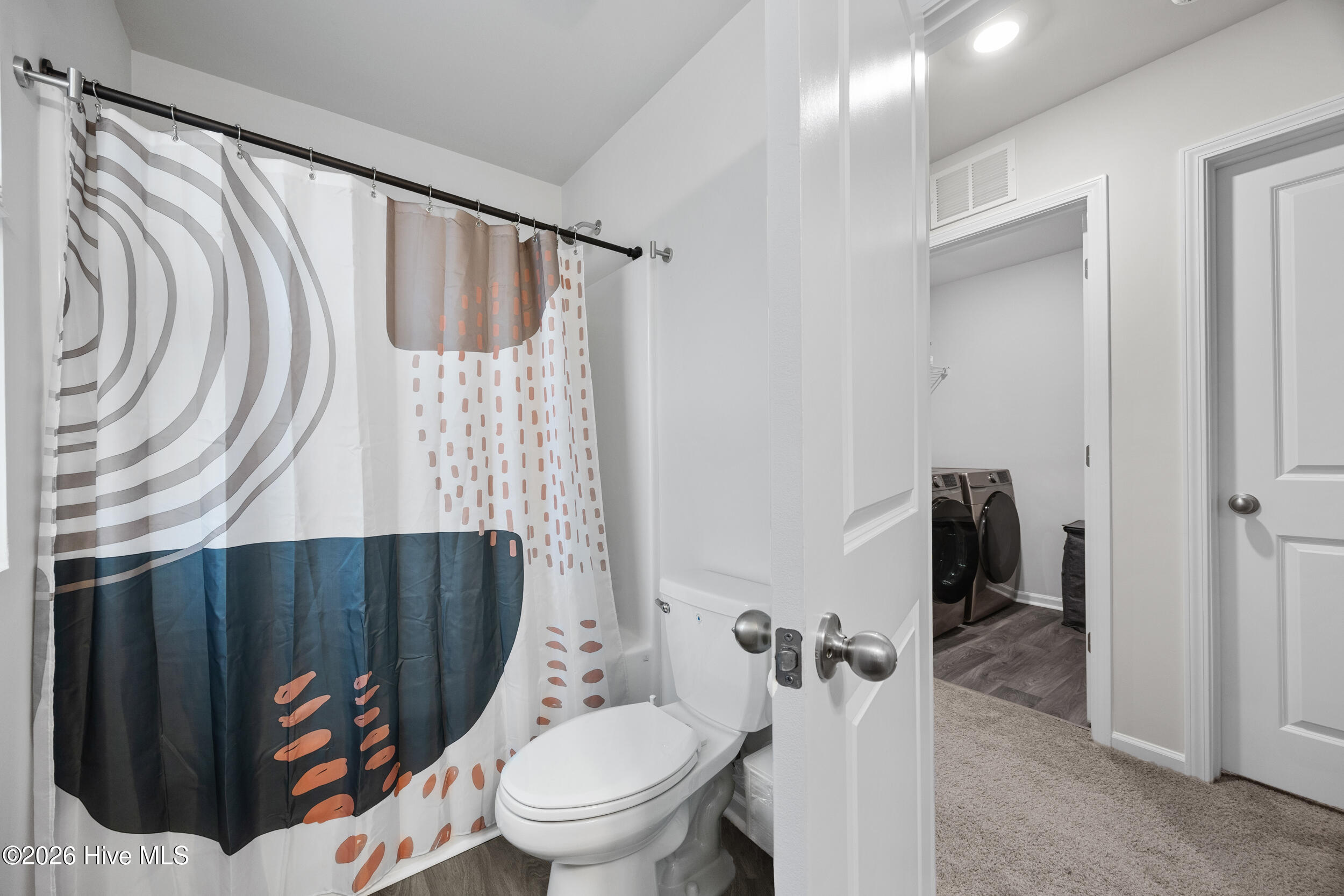 100561972 | Photo 34