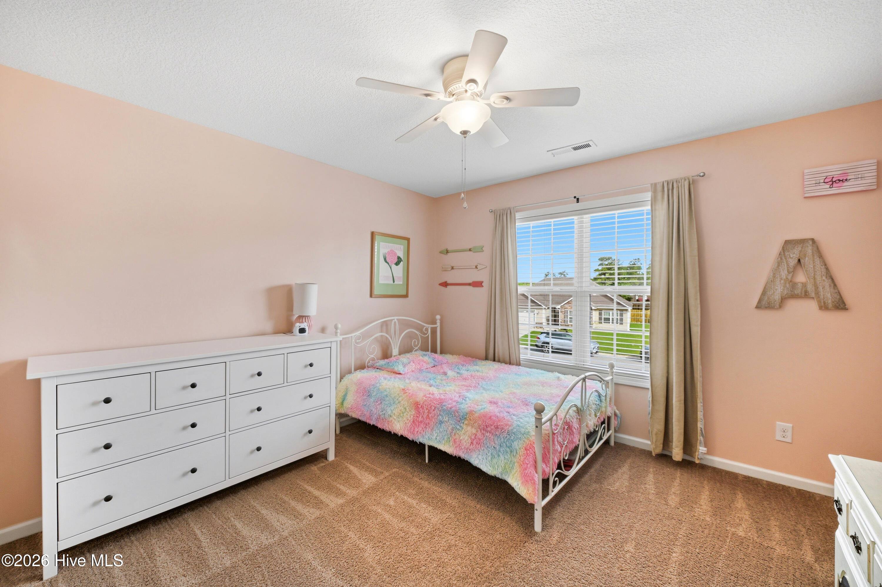 100565426 | Photo 35