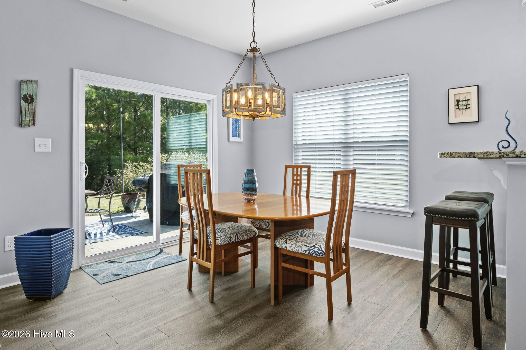 100558397 | Photo 13