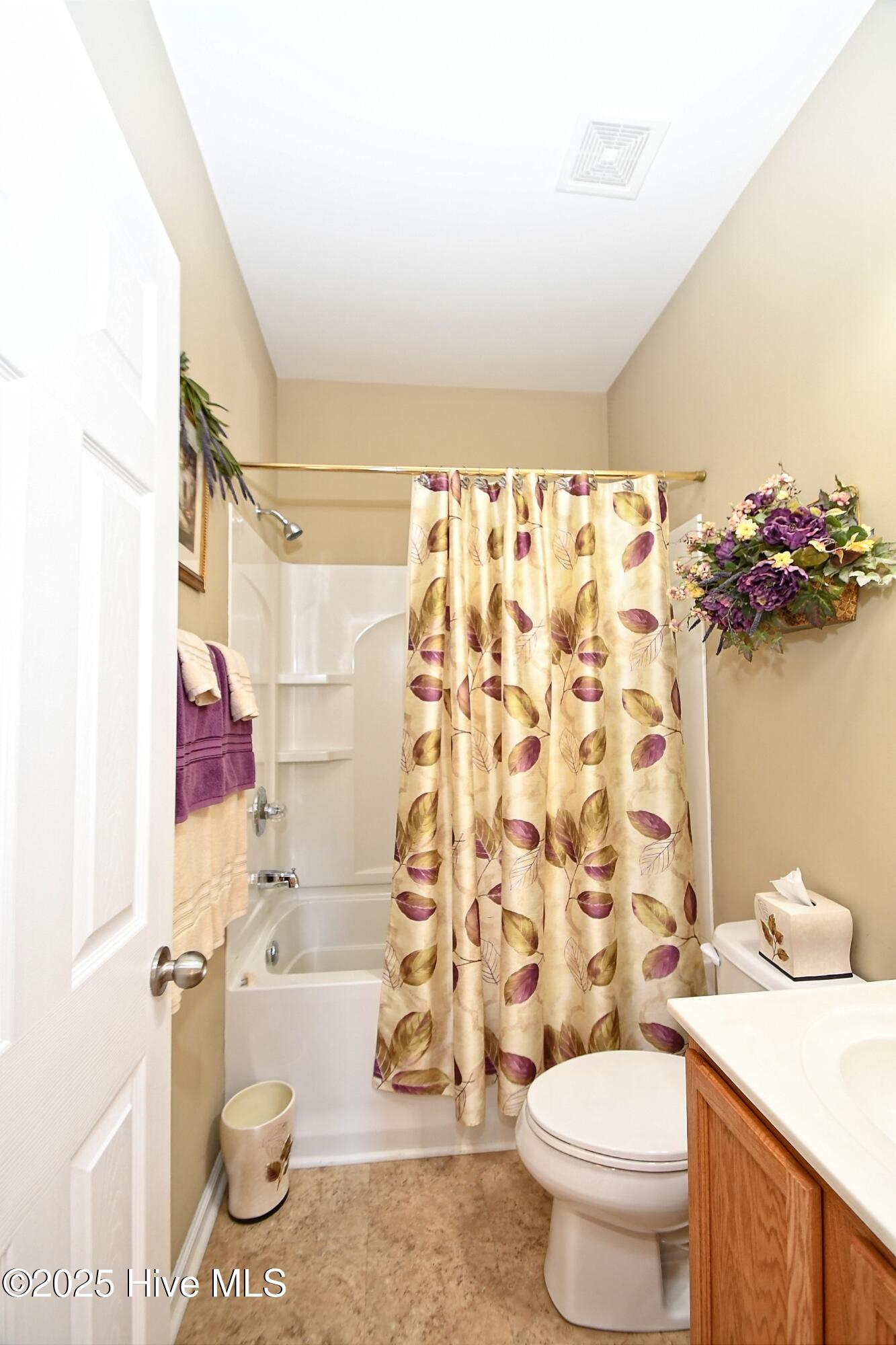 100541260 | Photo 22