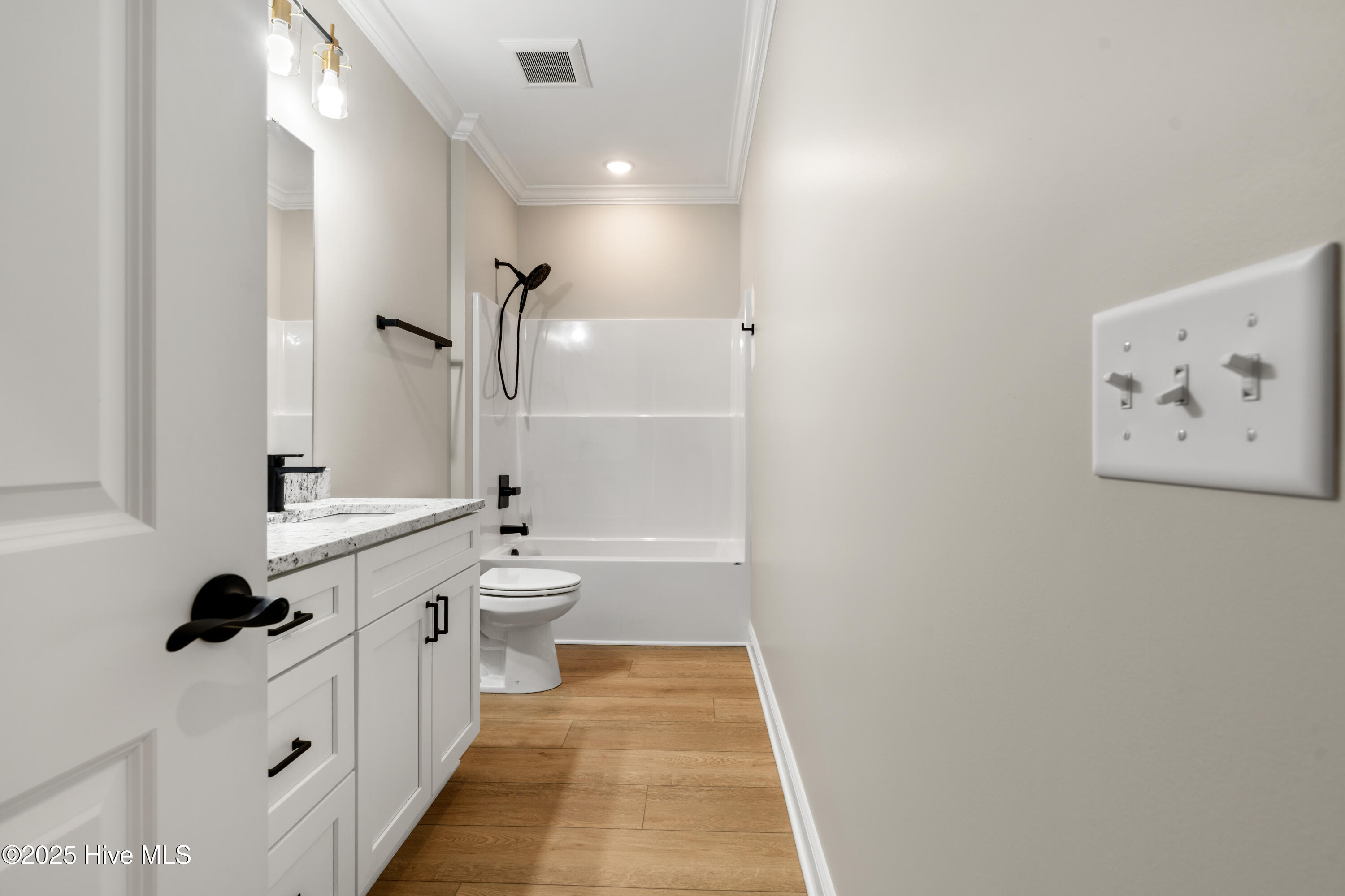 100485467 | Photo 30