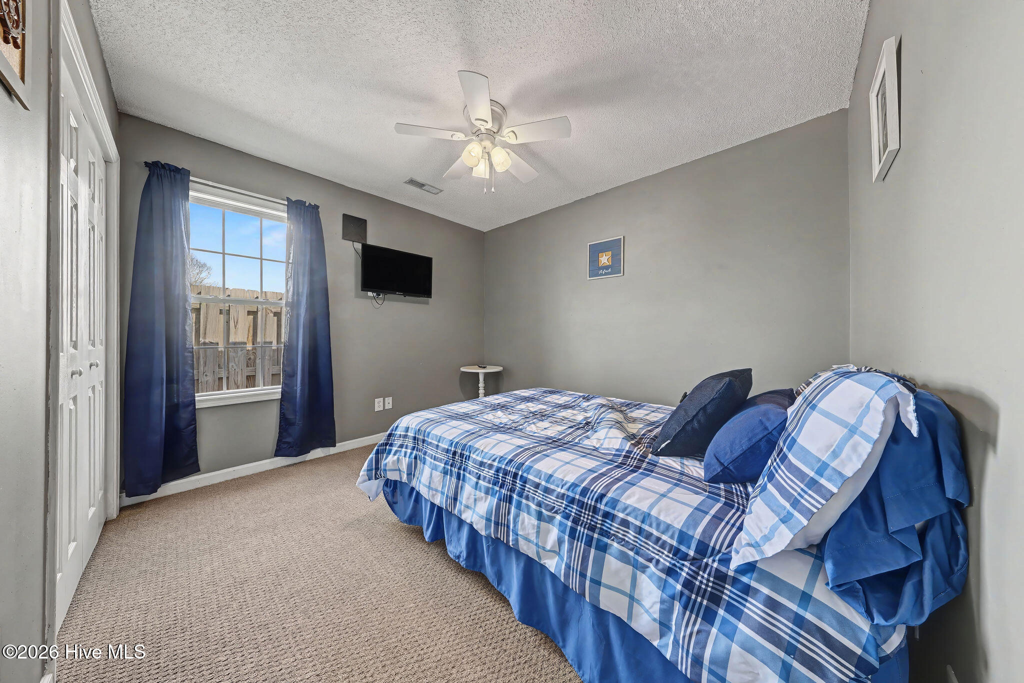 100560701 | Photo 28