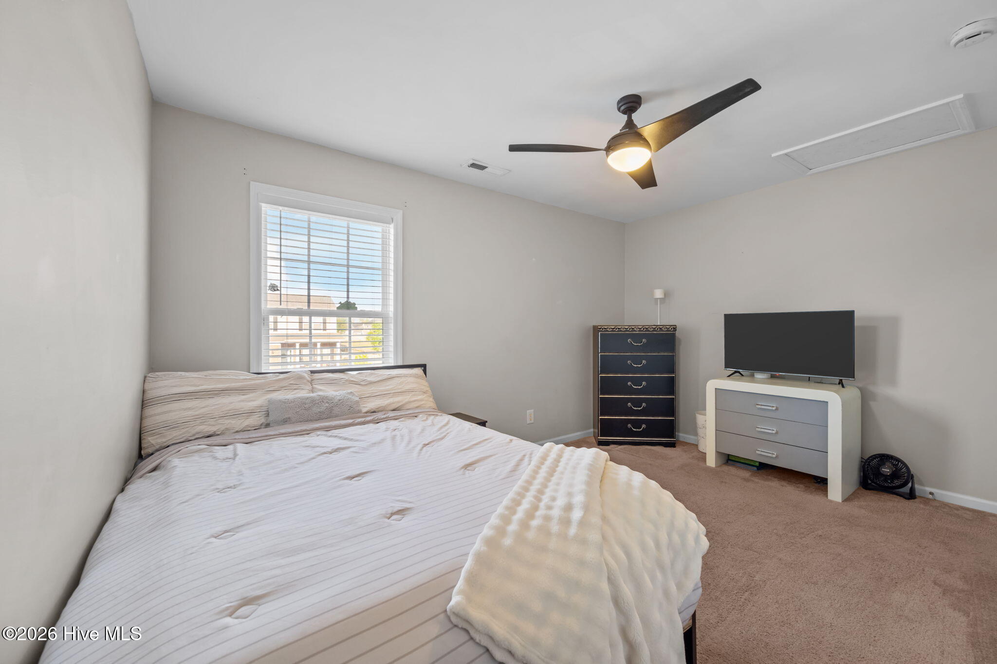 100567671 | Photo 36