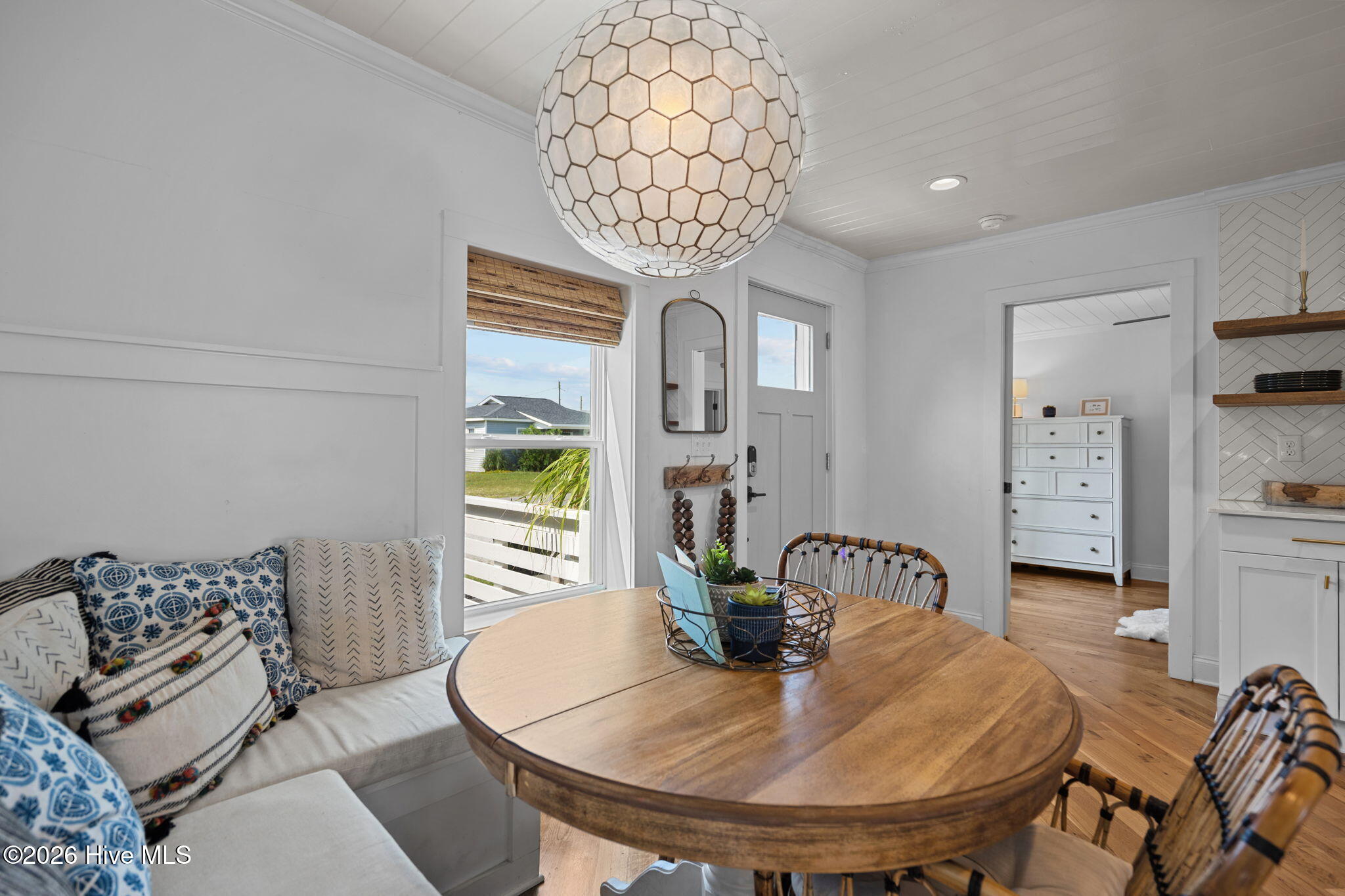 100560357 | Photo 25