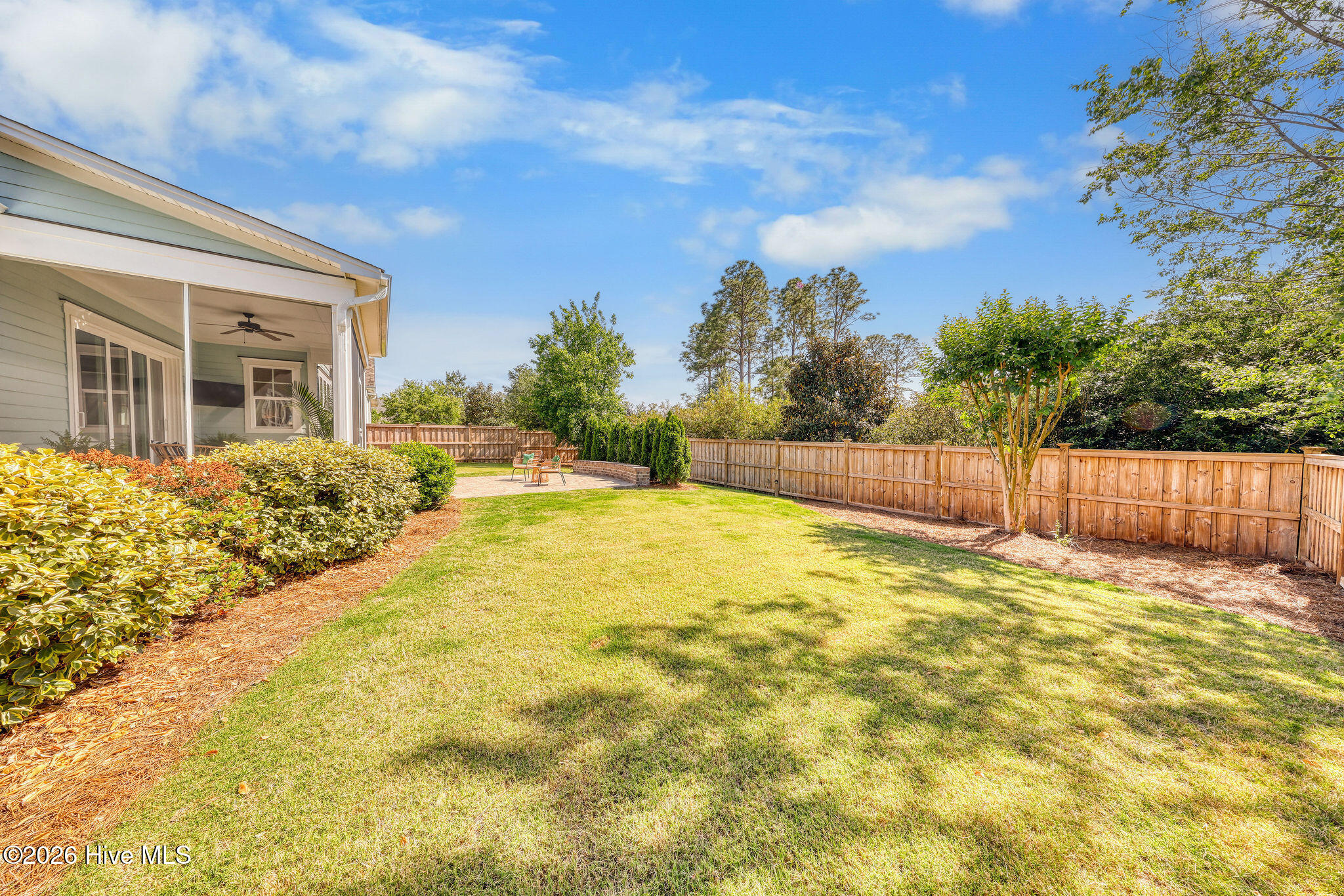 100569190 | Photo 40