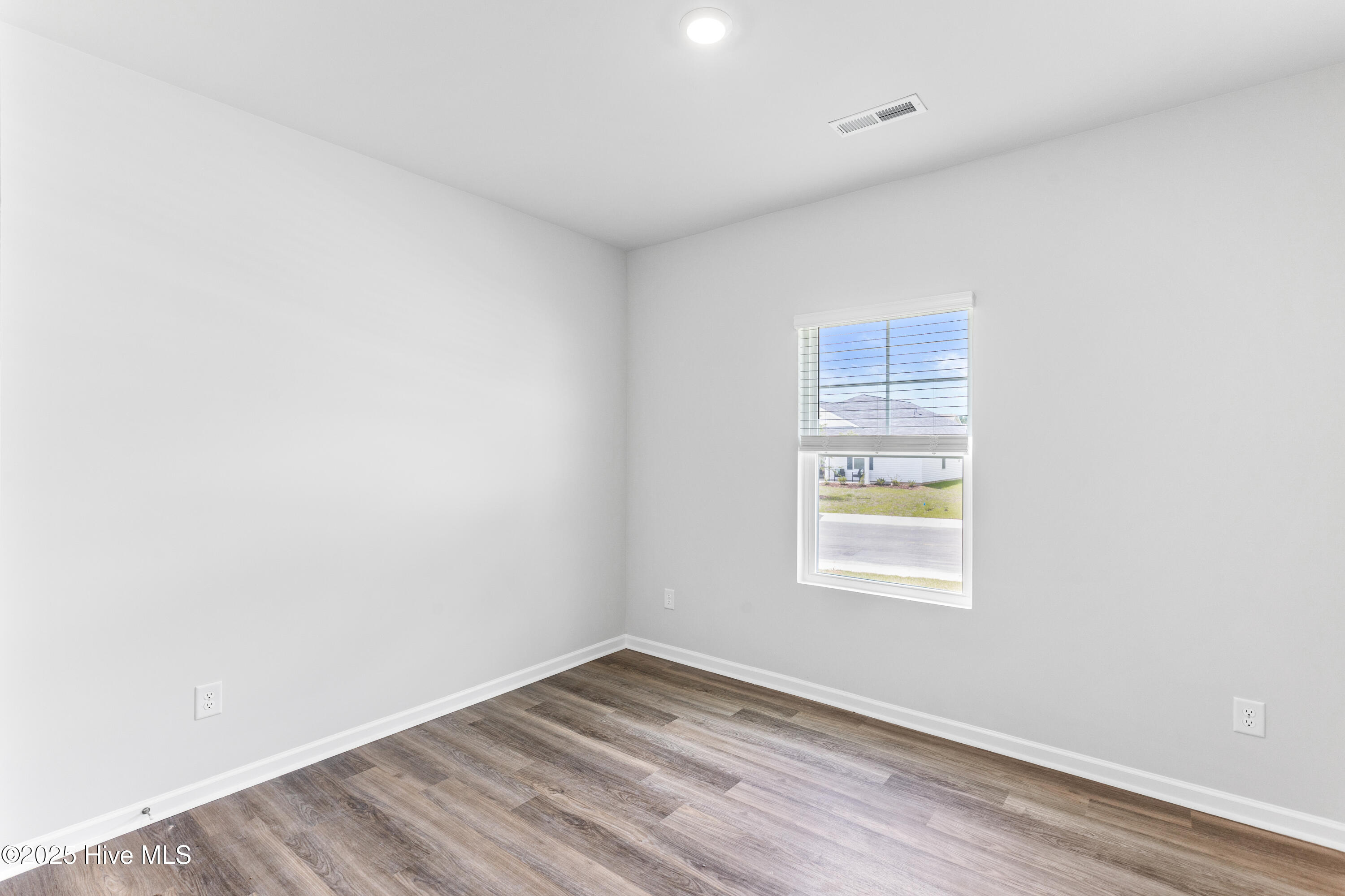 100536963 | Photo 18