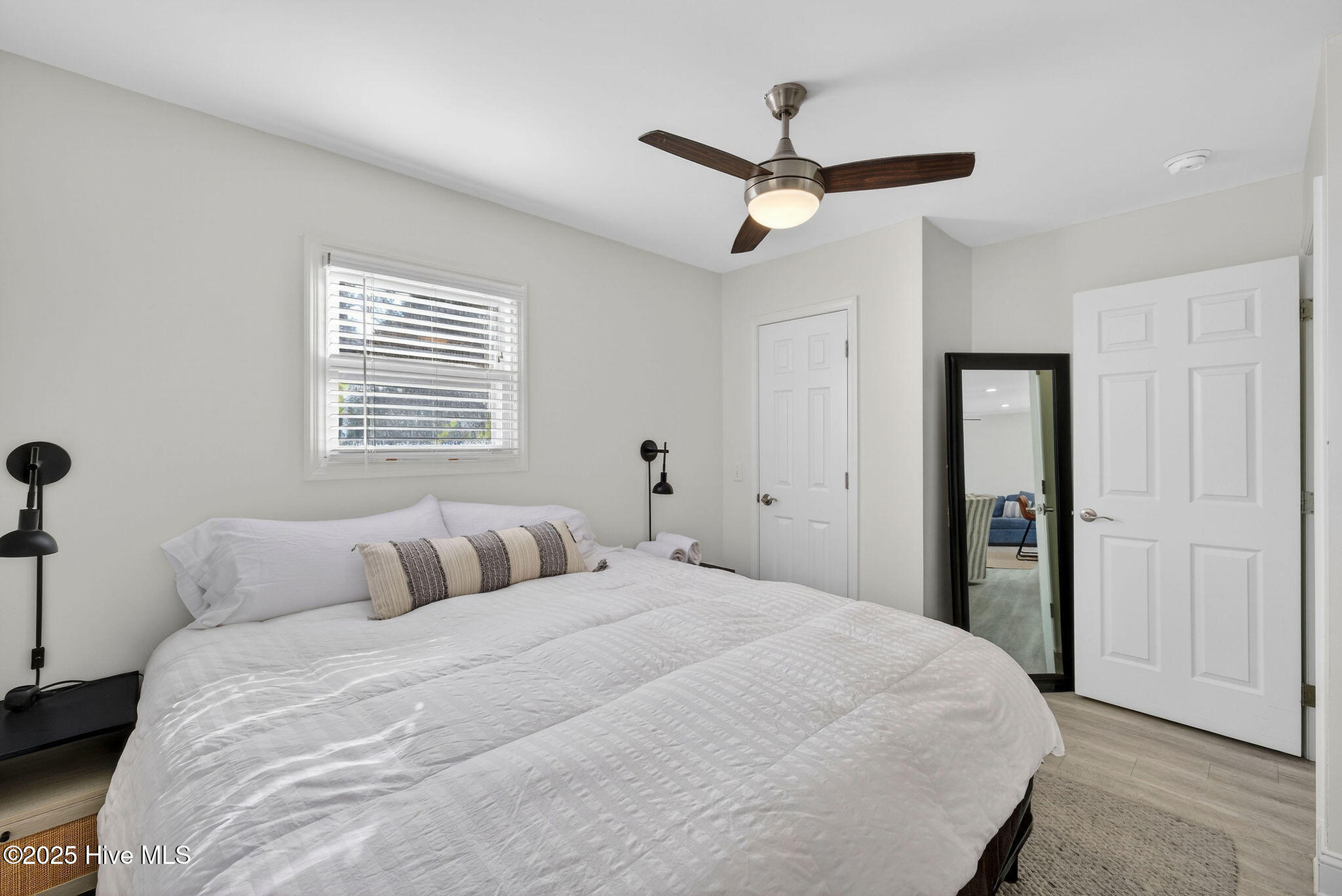 100544240 | Photo 26