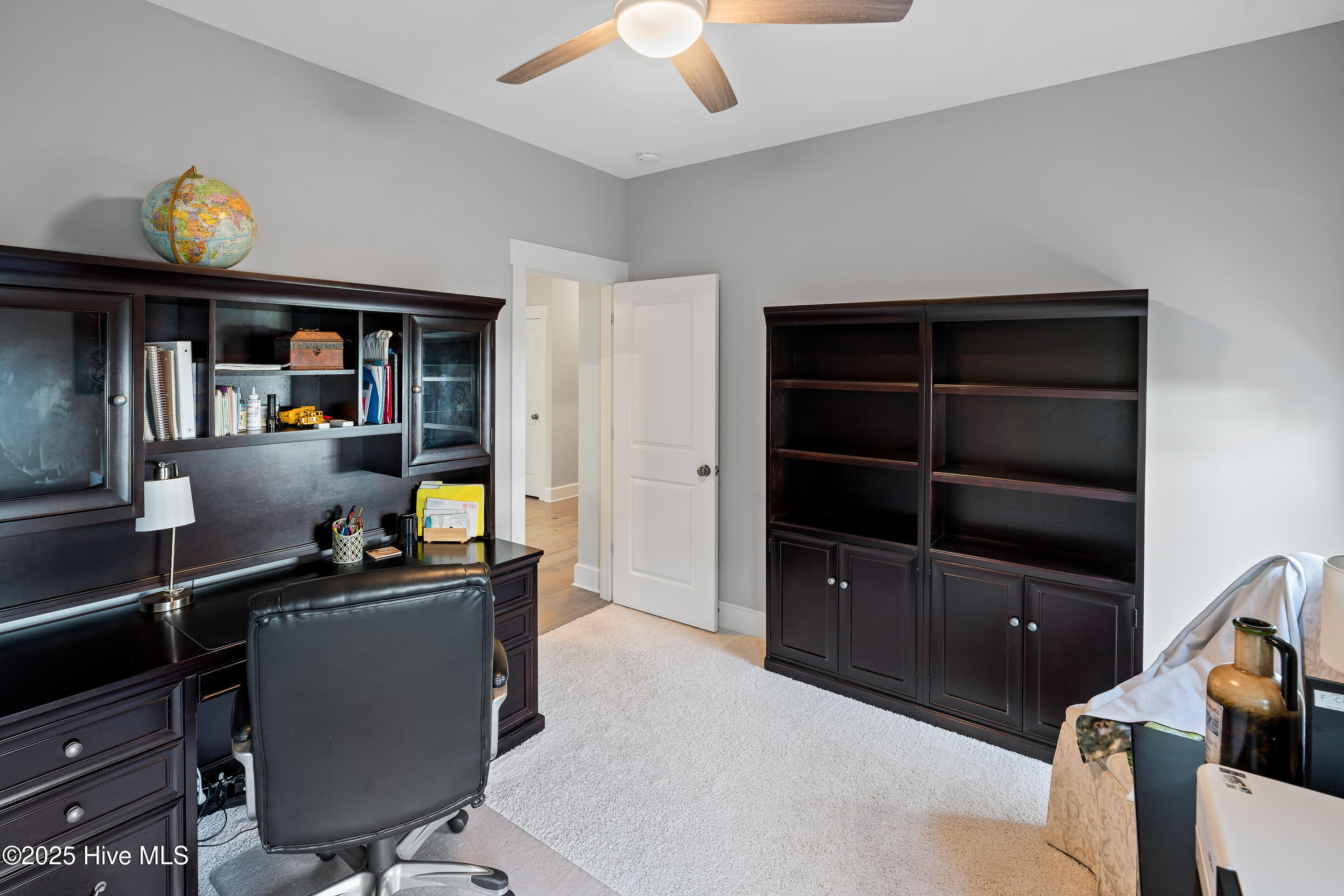 100535201 | Photo 32