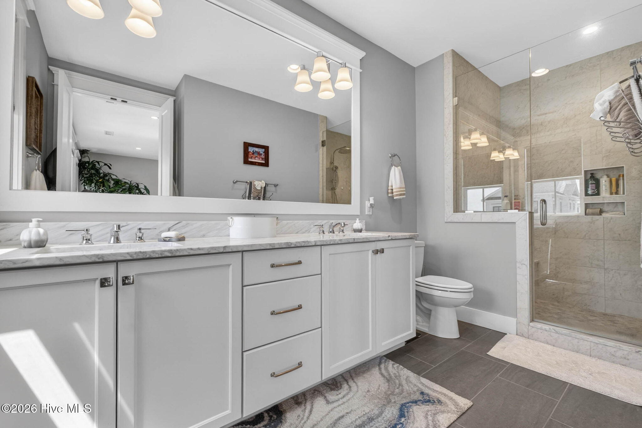 100569048 | Photo 21