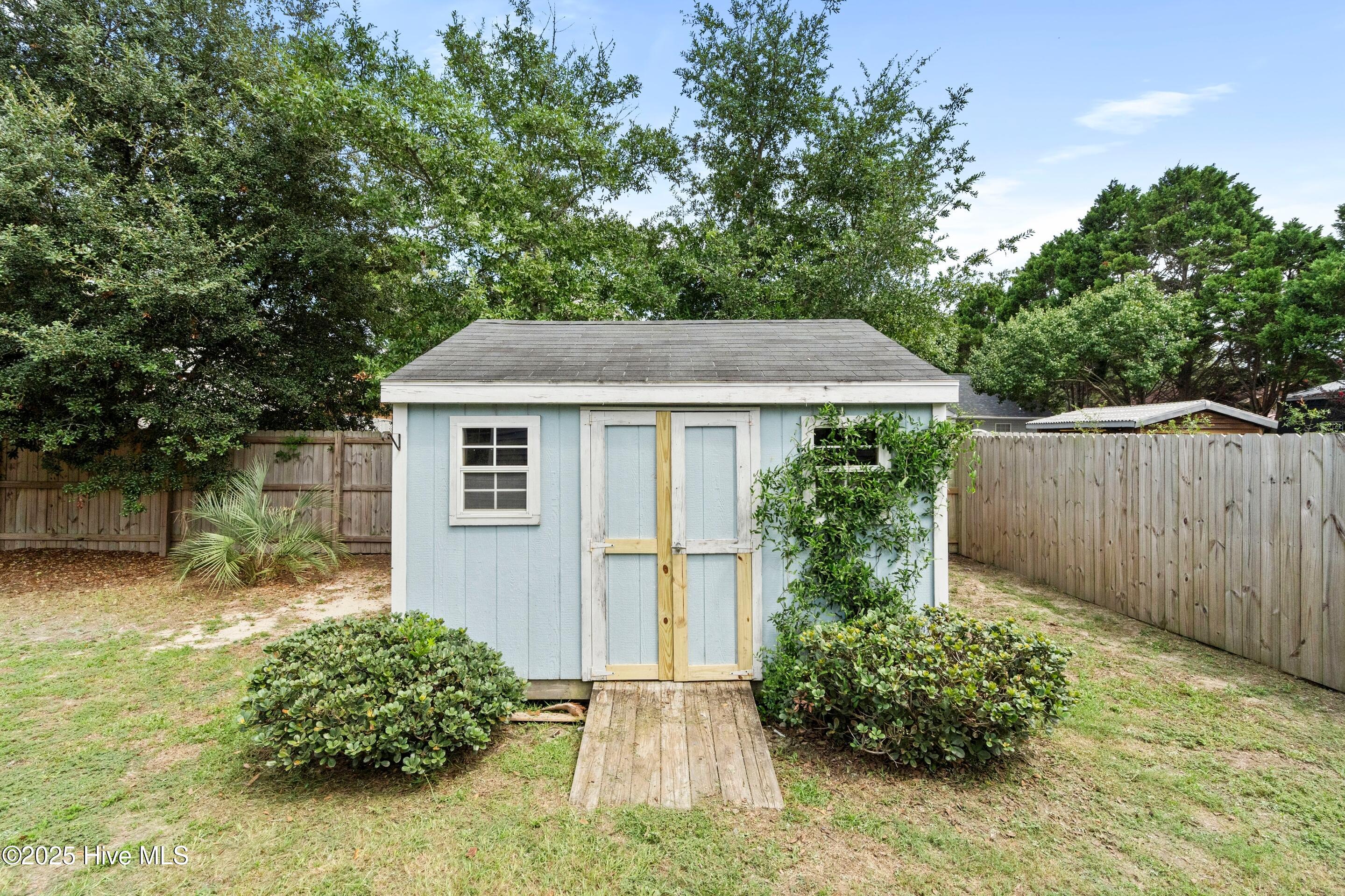 100523532 | Photo 13