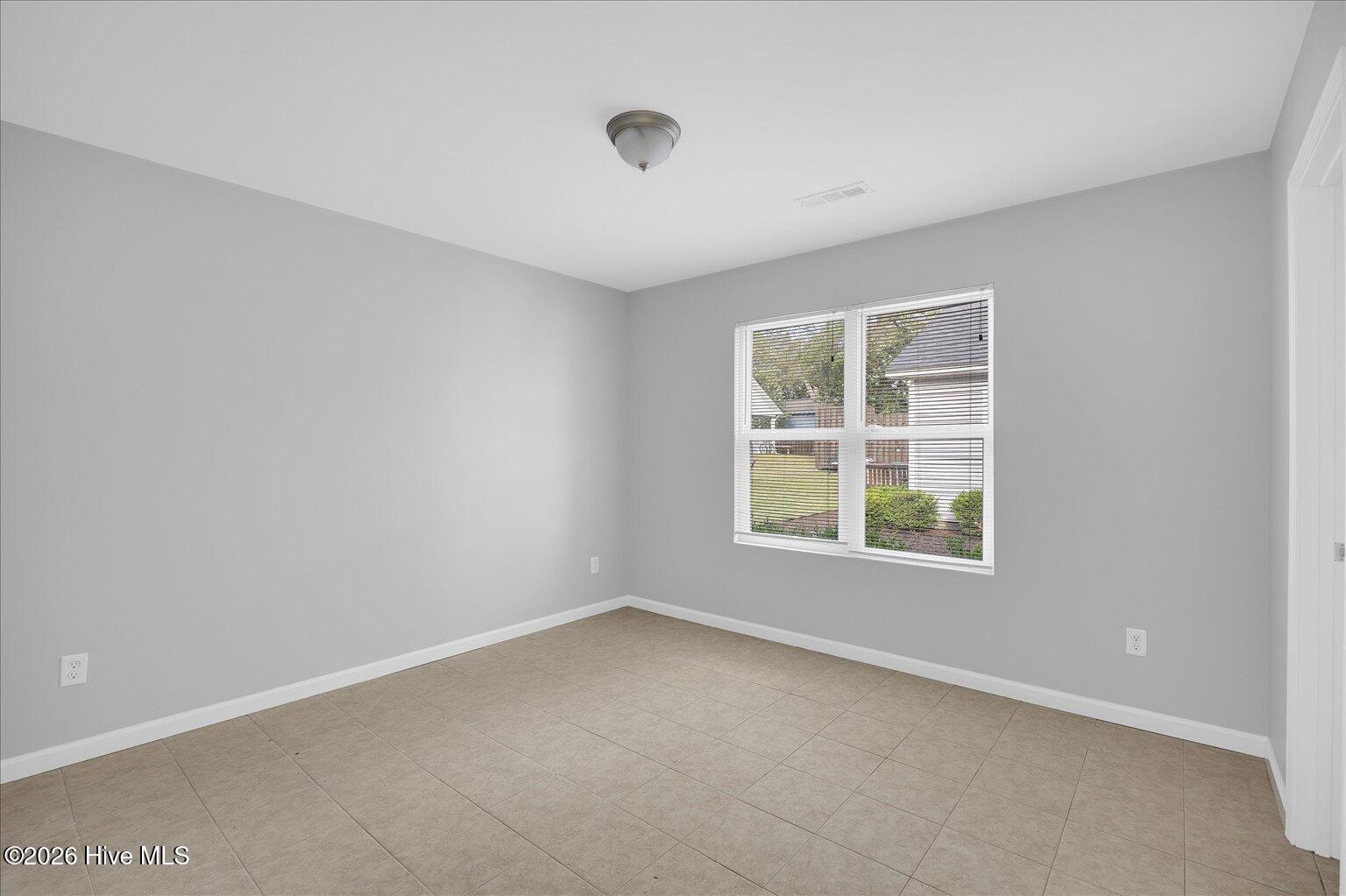 100560546 | Photo 32