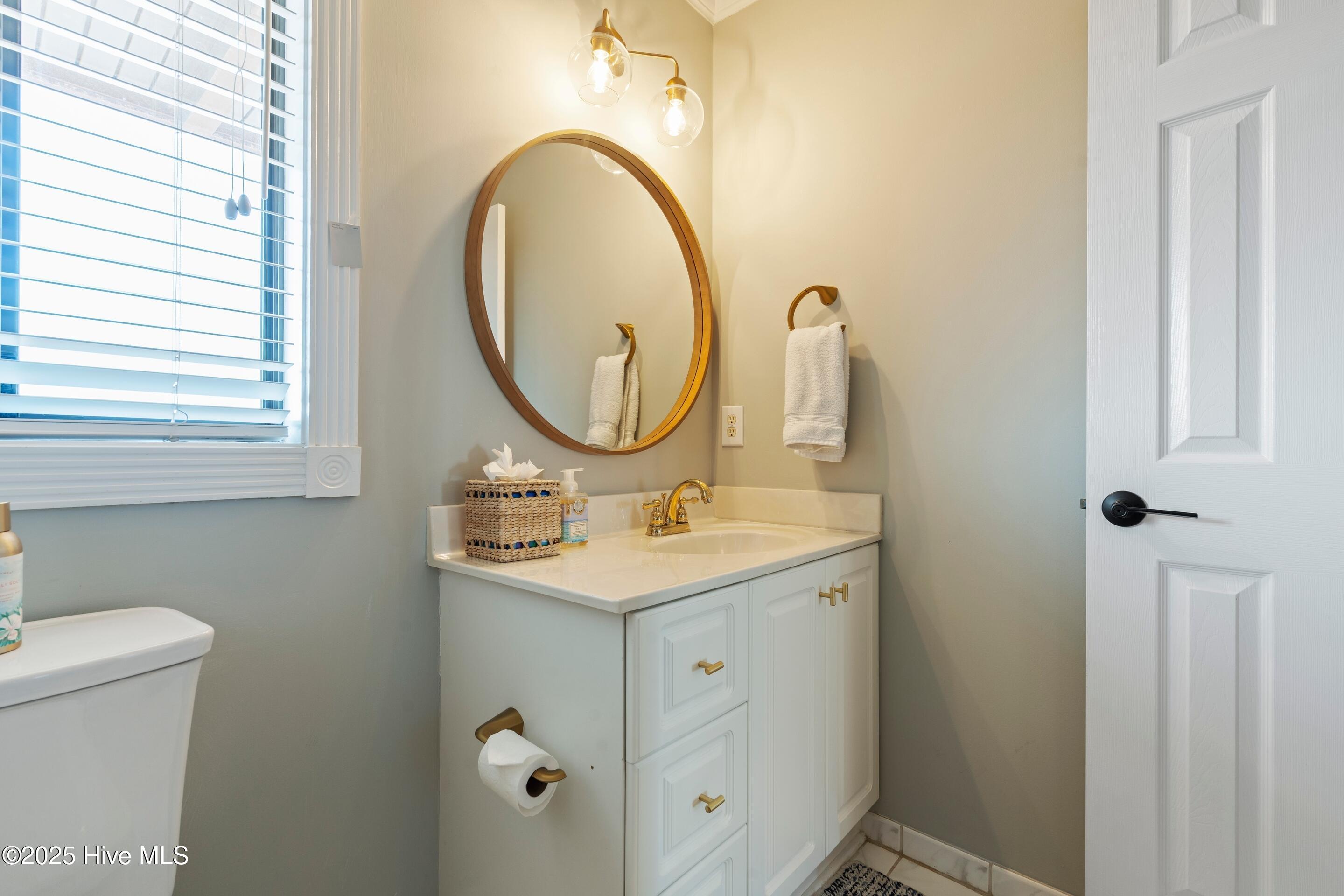 100545192 | Photo 46