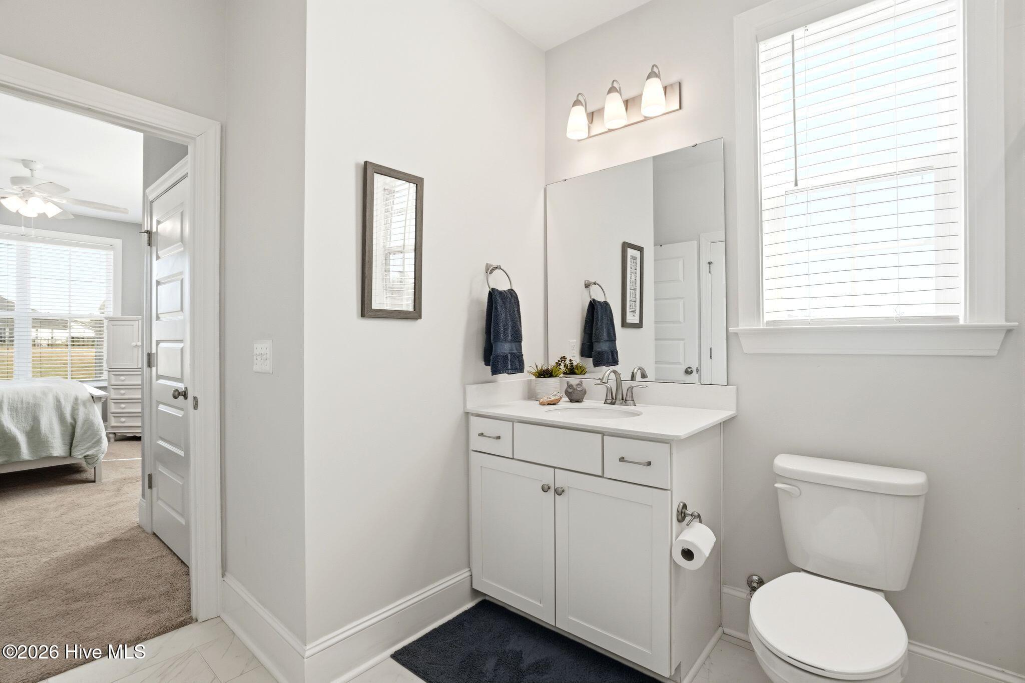 100563287 | Photo 74