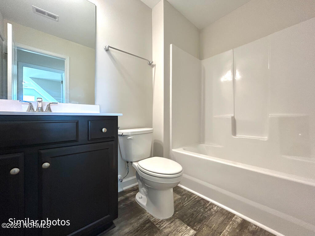 100543718 | Photo 45