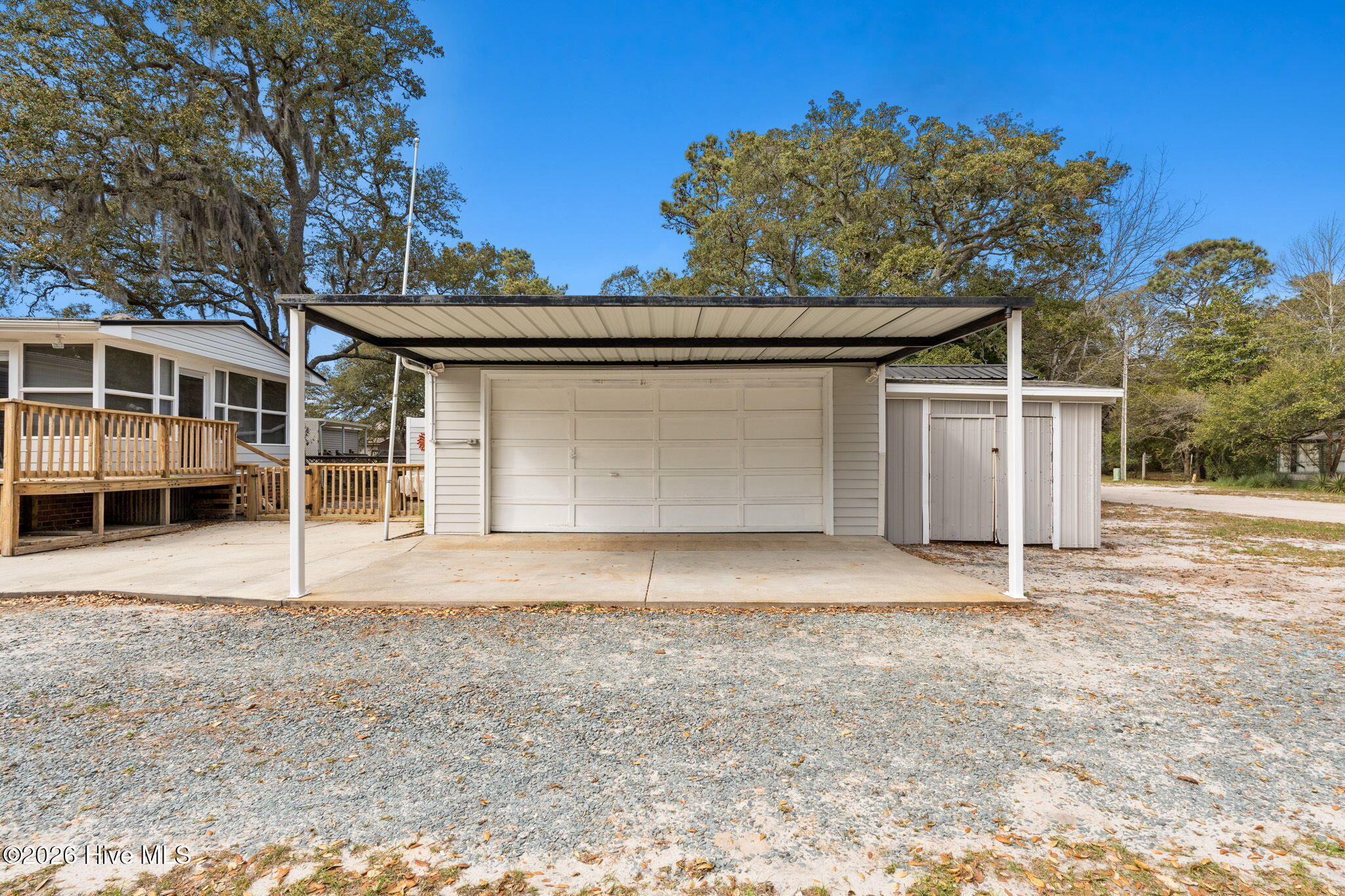 100564701 | Photo 35