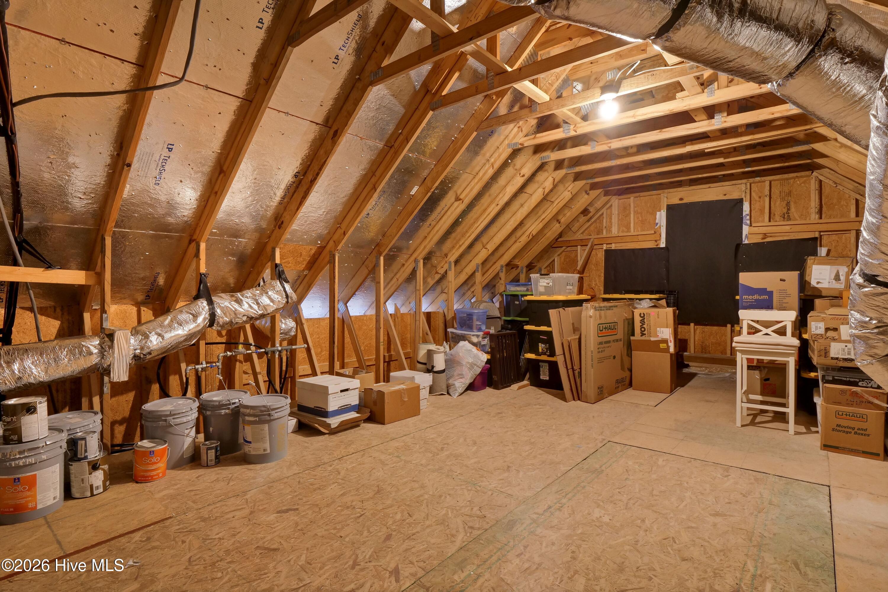 100566298 | Photo 46