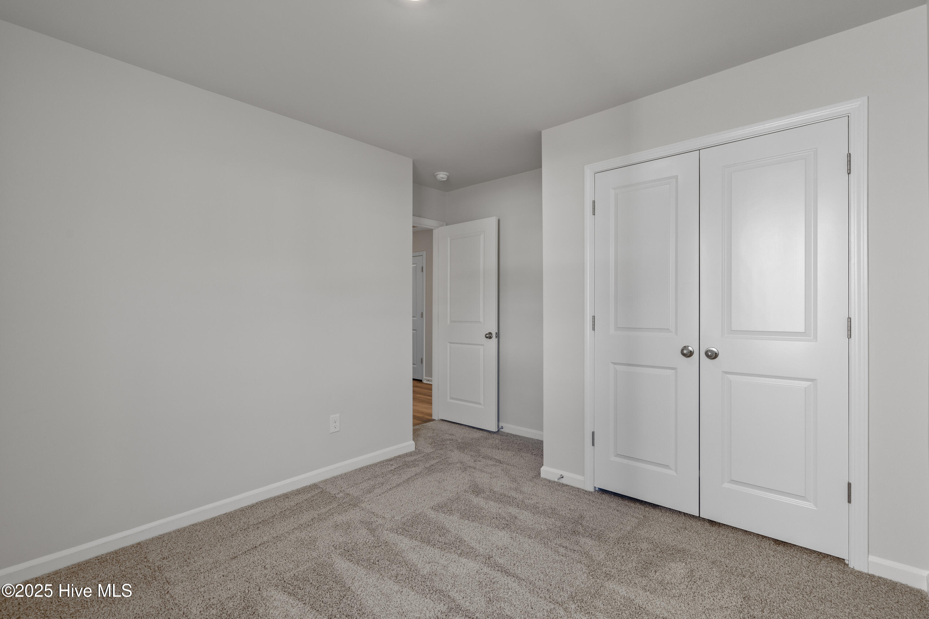 100528310 | Photo 28