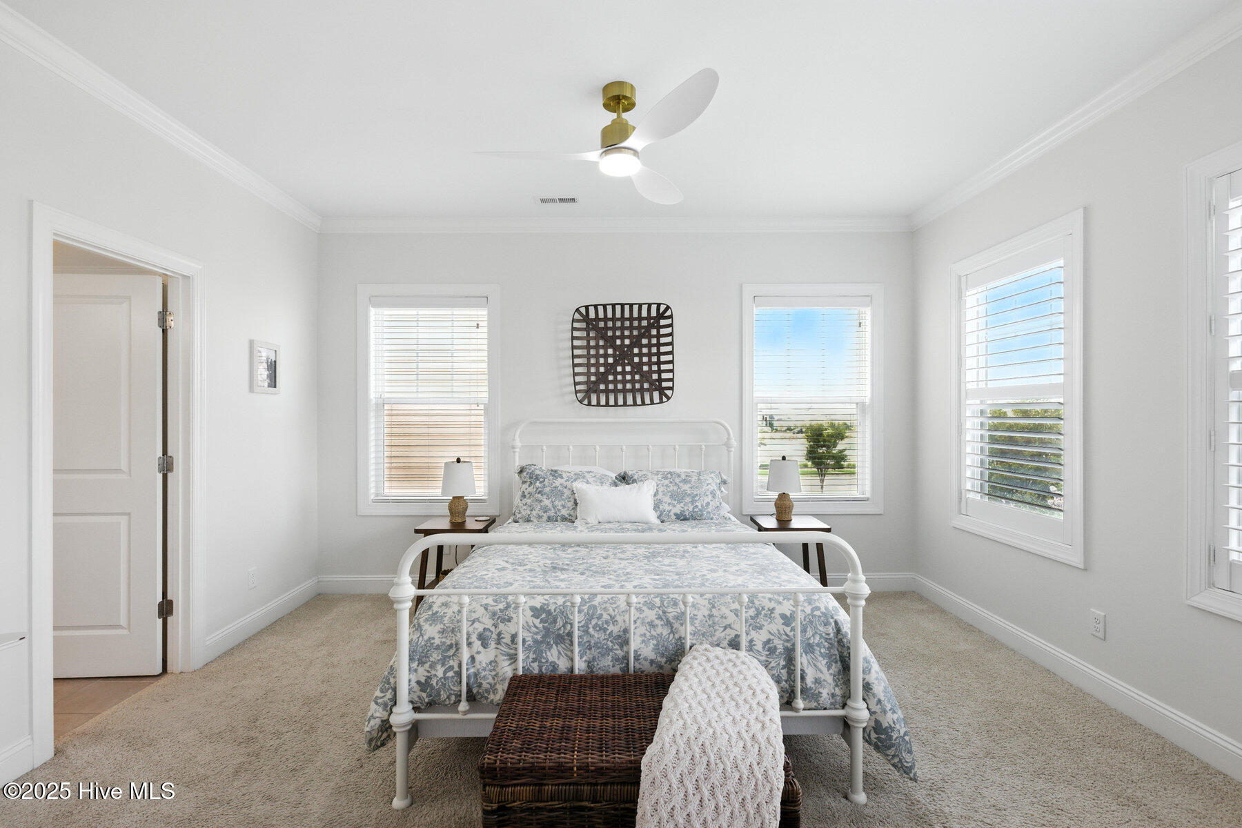 100547438 | Photo 10