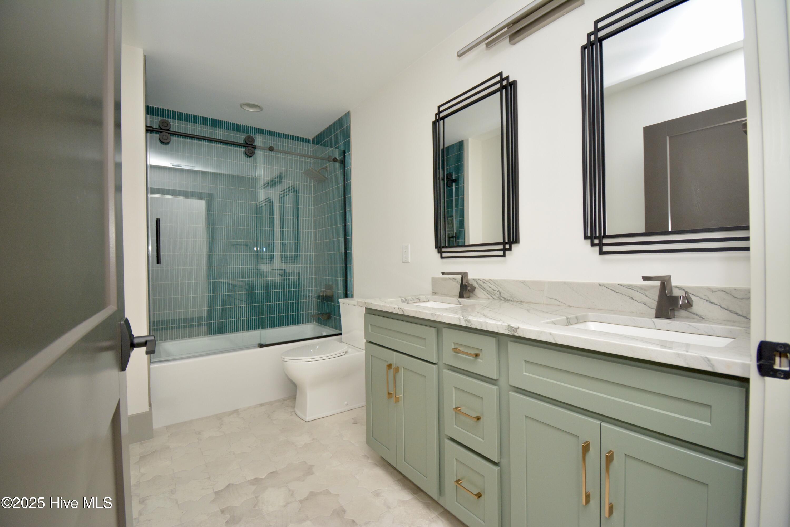 100508502 | Photo 77