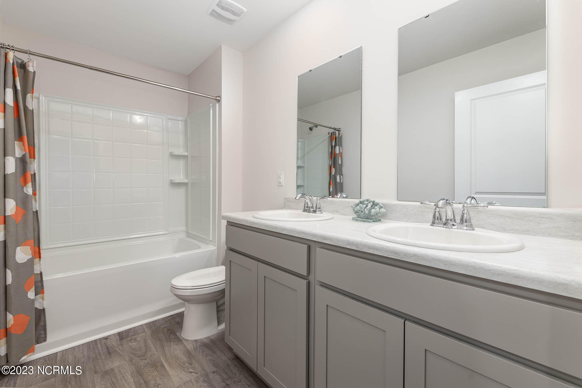 100553560 | Photo 30