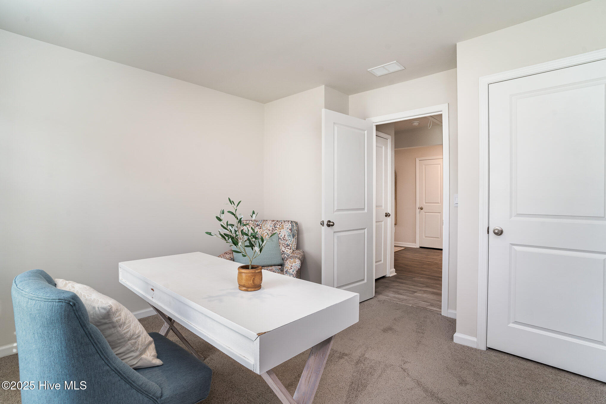 100533277 | Photo 22