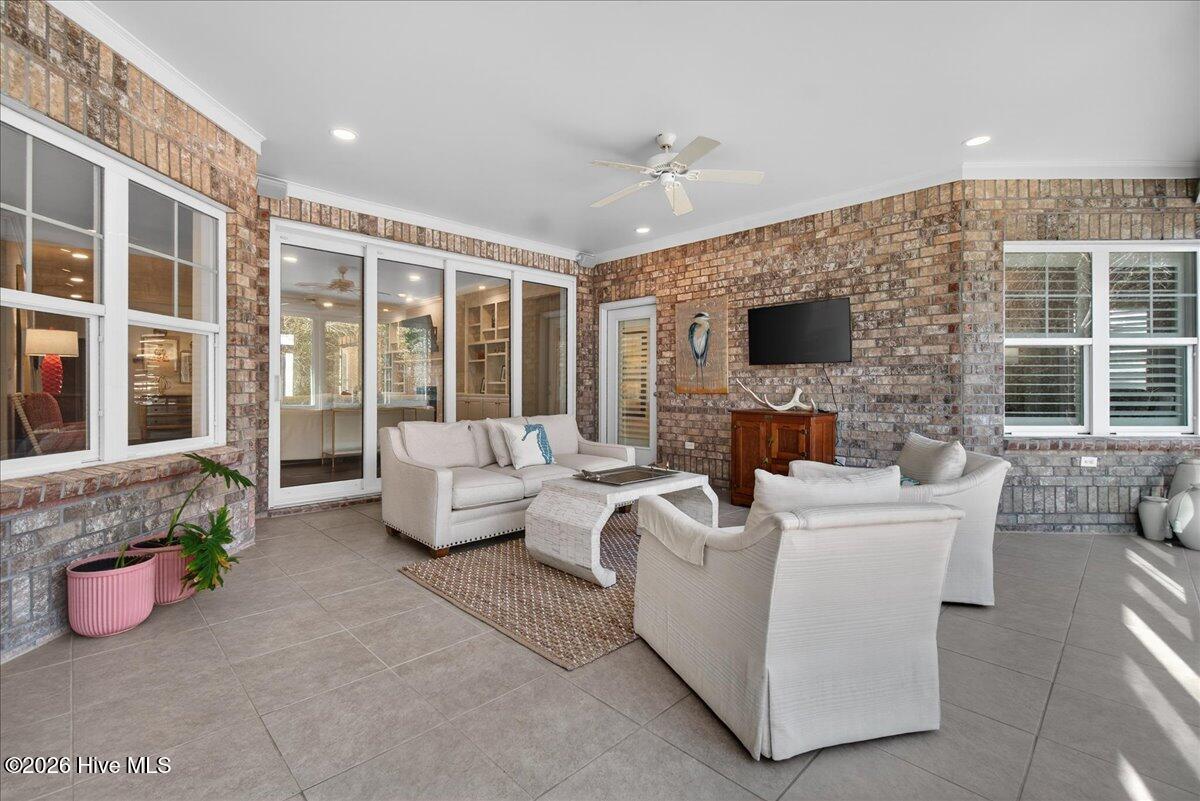 100556753 | Photo 26