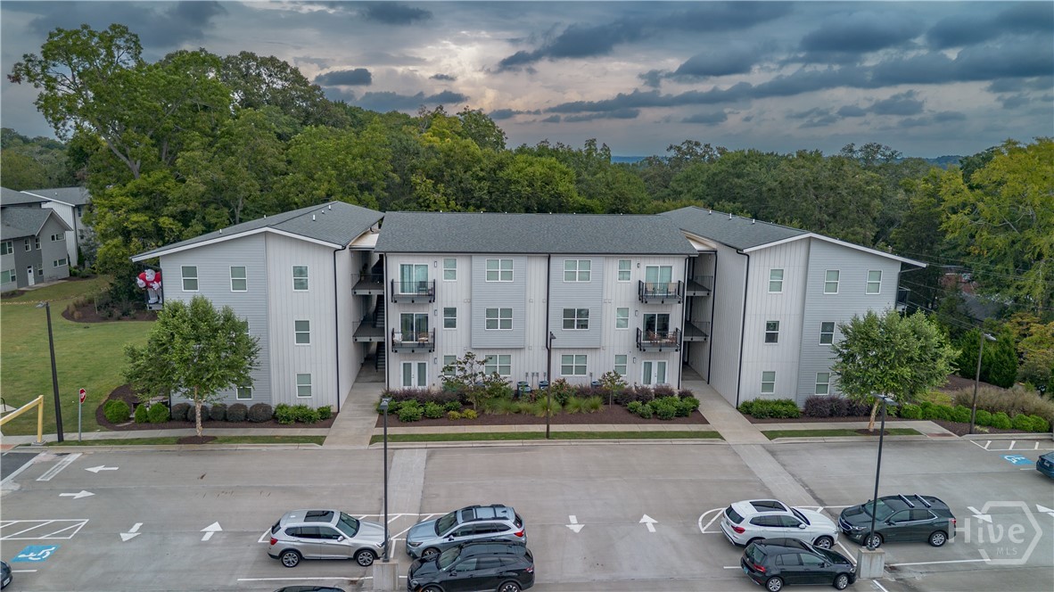 100 Prince Avenue B102