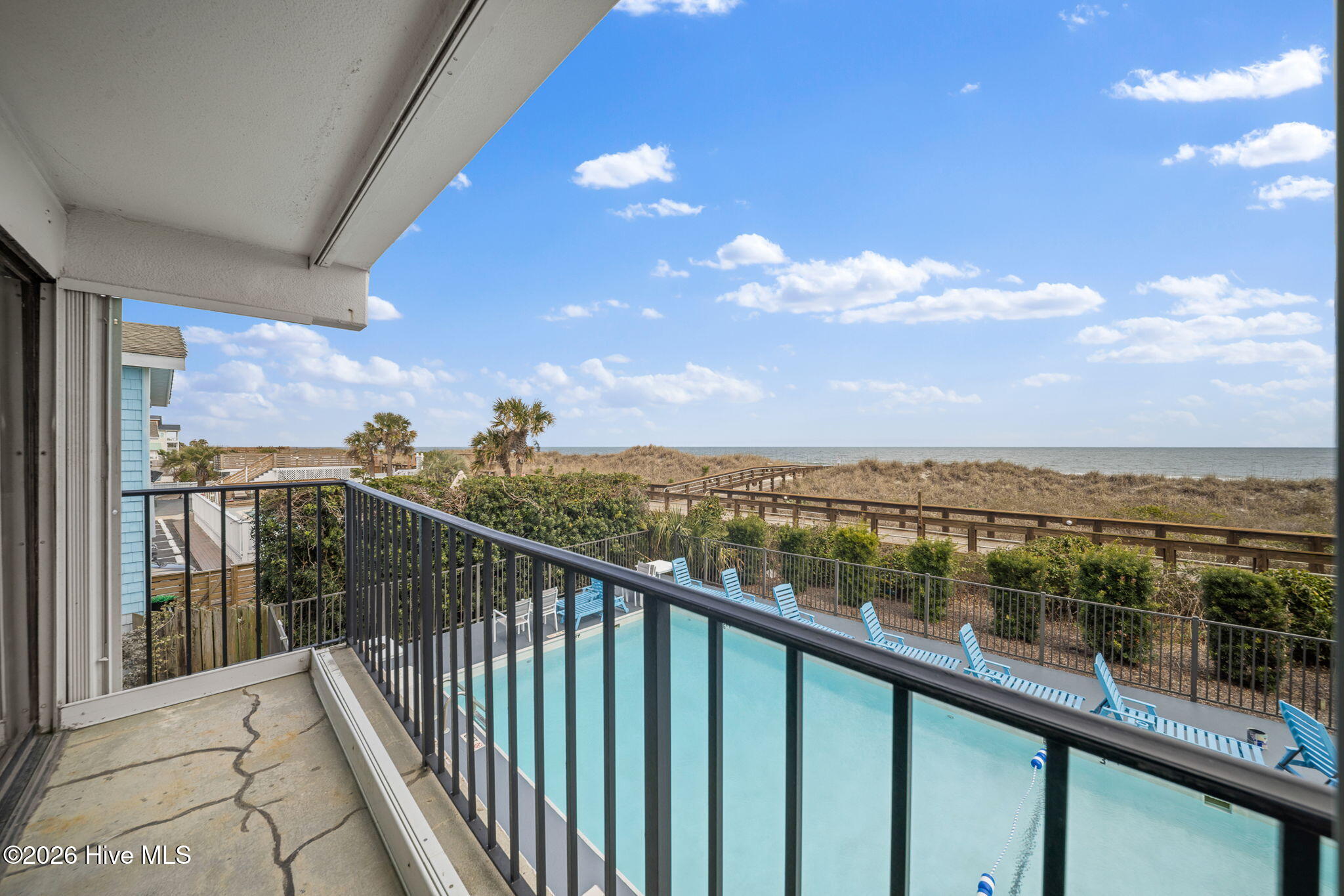 100561772 | Photo 20