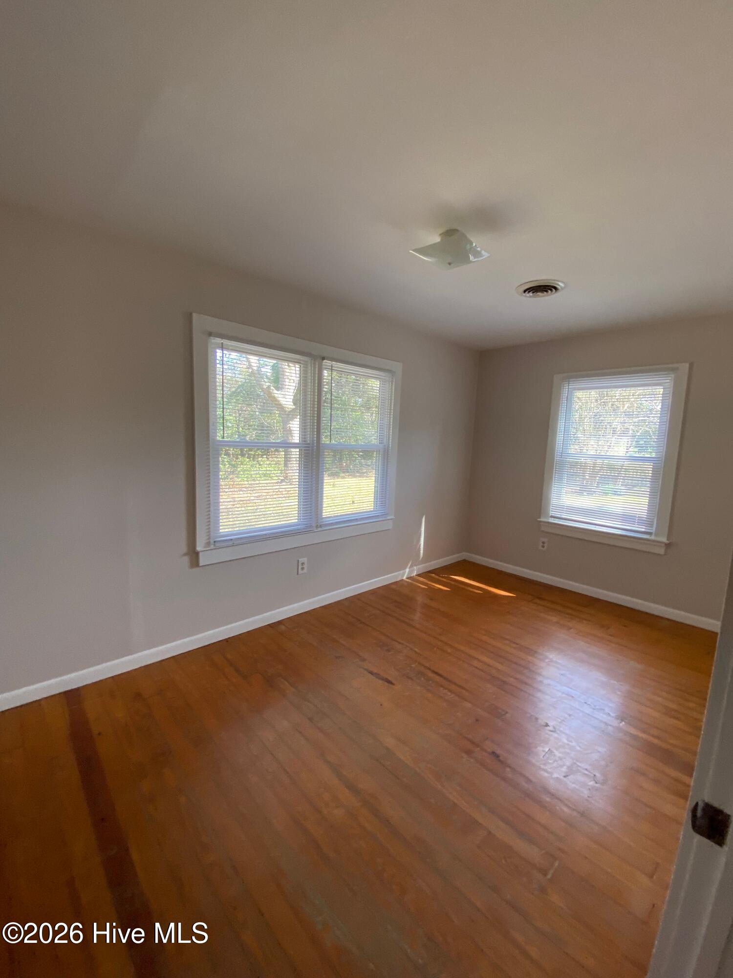 100565723 | Photo 17